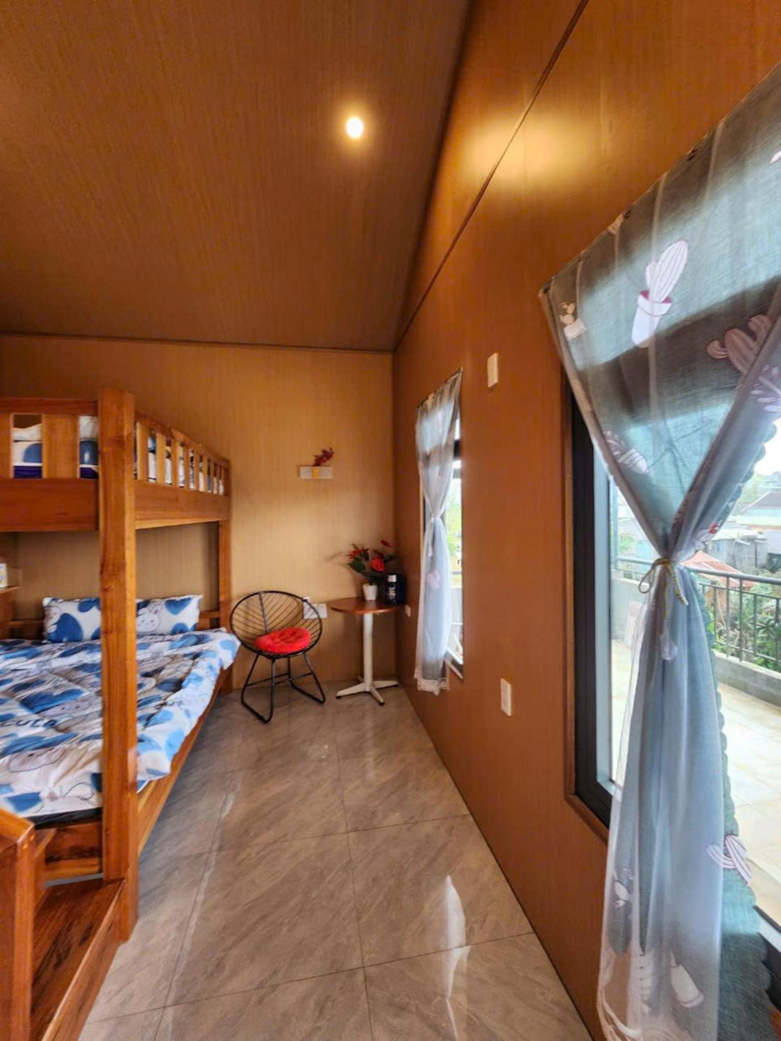 Superior Bungalow photo 1