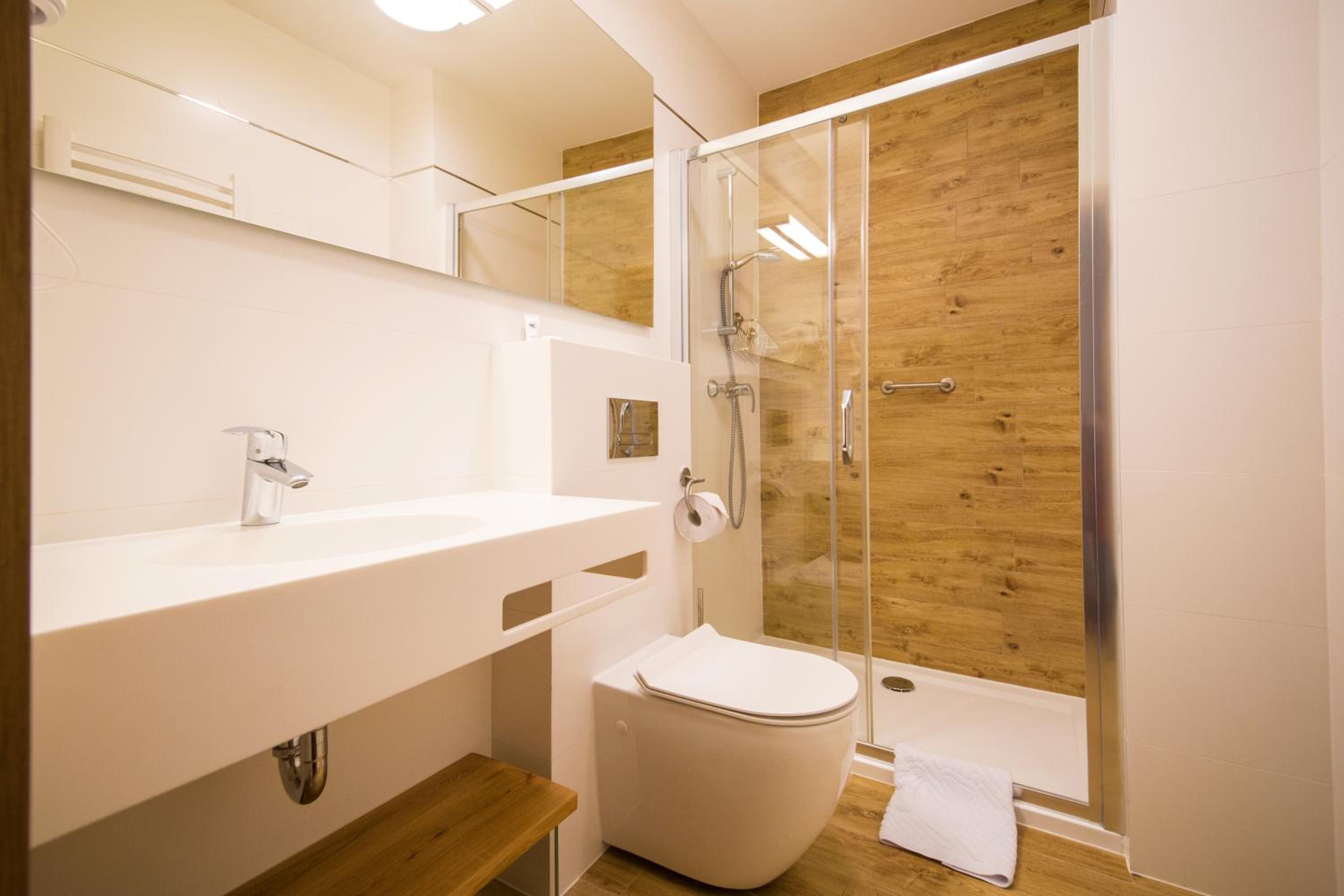 Double or Twin Room - Photo 5