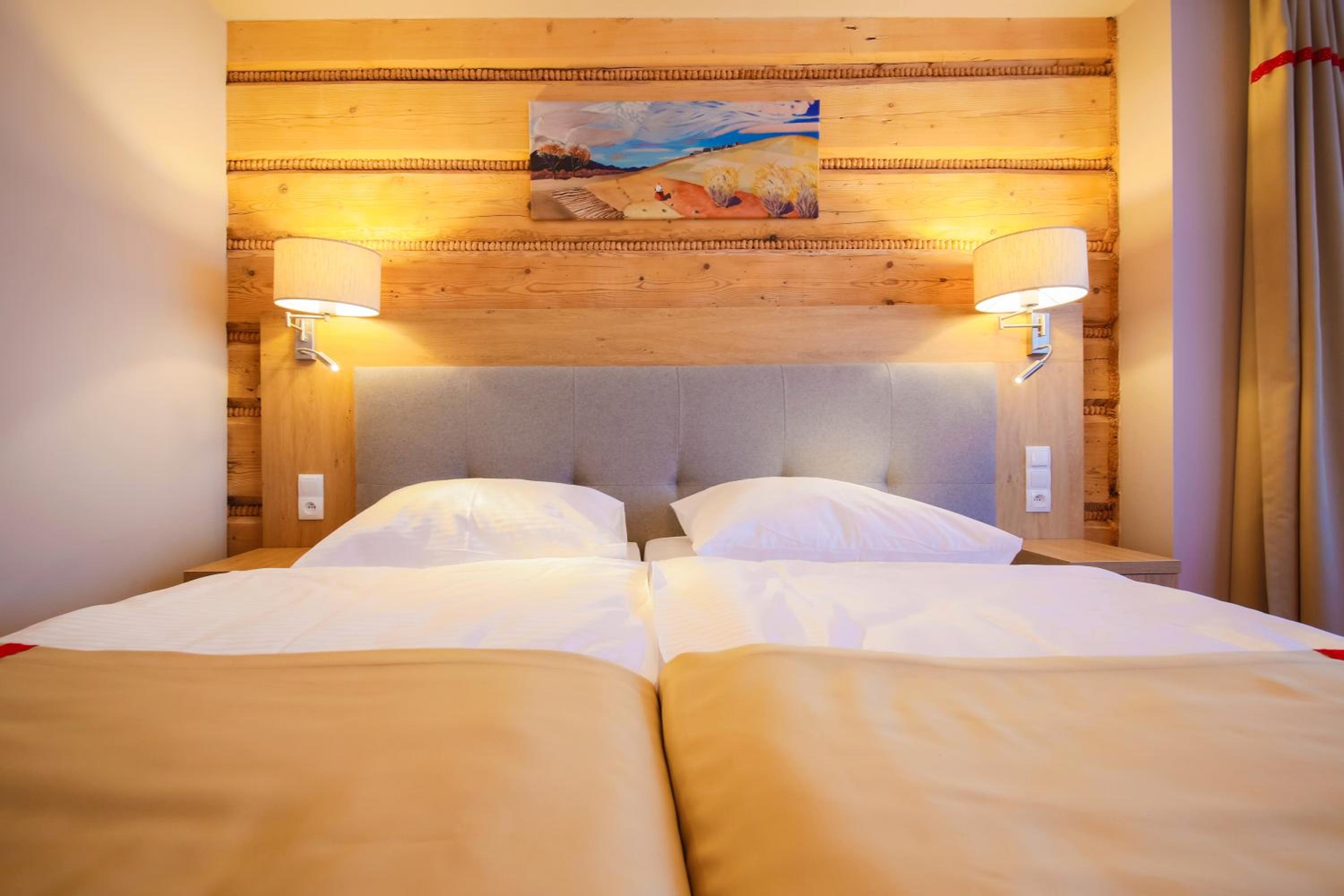 Double or Twin Room - Photo 13