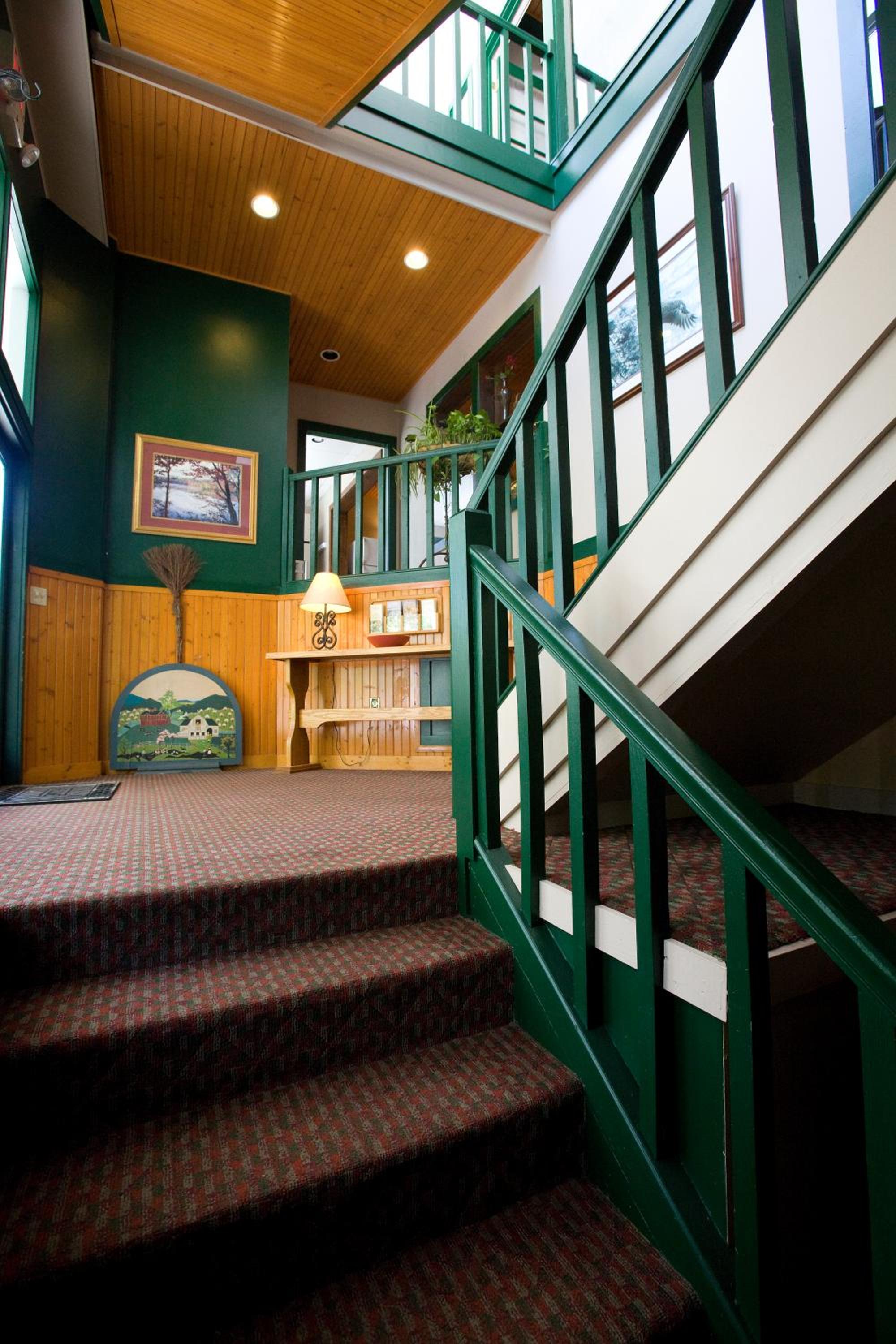 Lodge Room - Photo 9