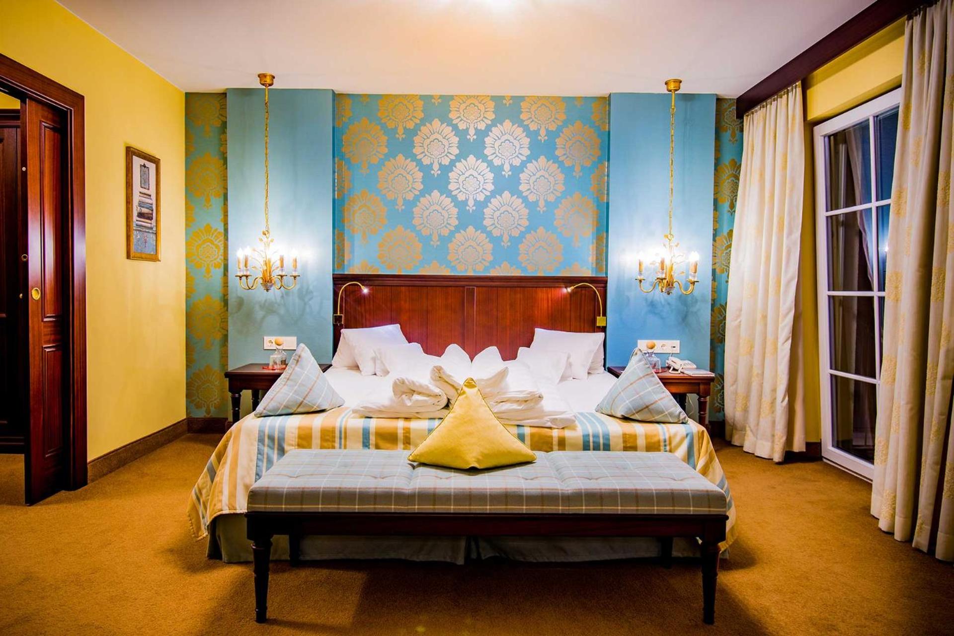 Royal Suite with Balcony and River and Mountain View