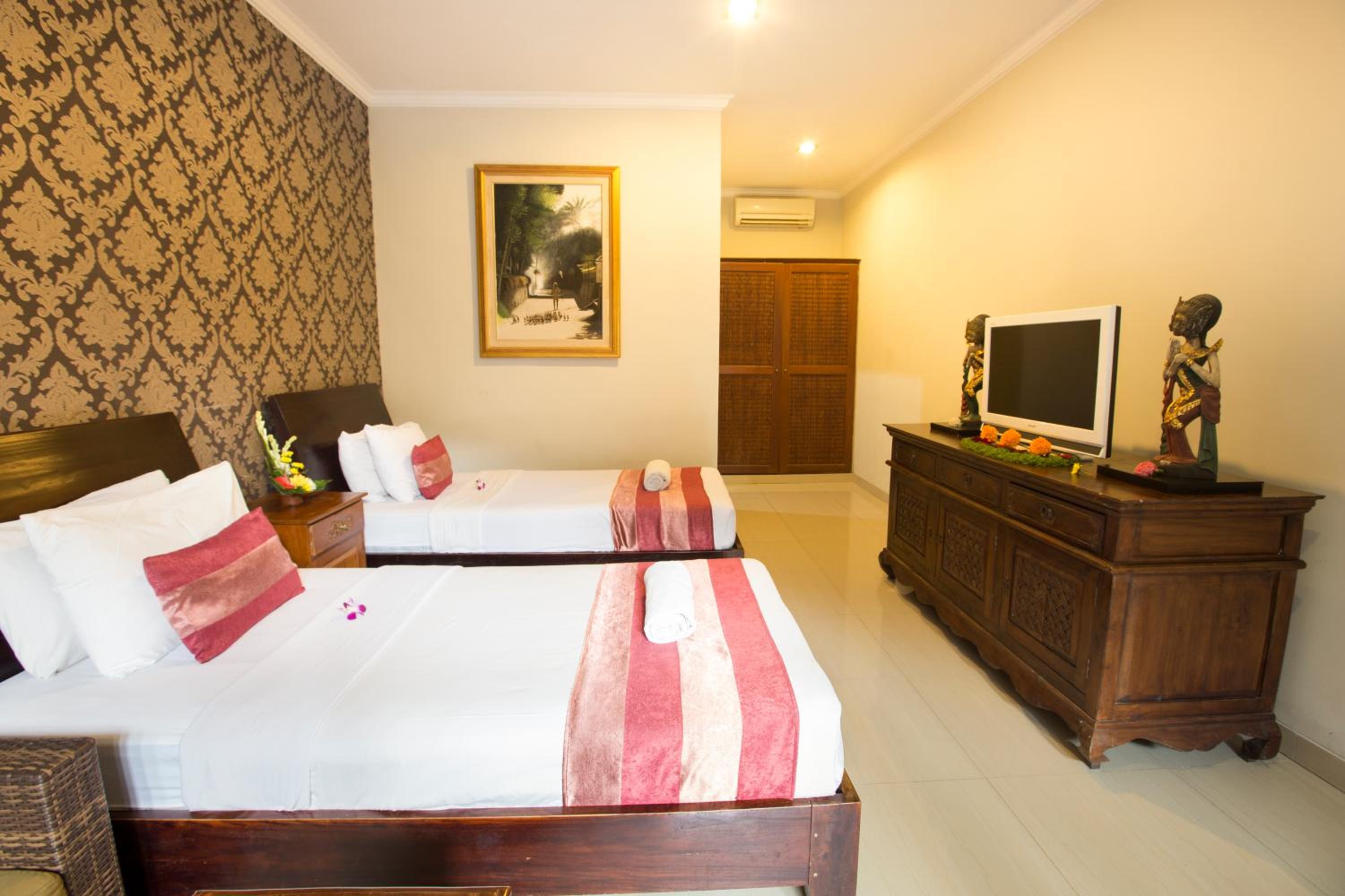 Standard Room with Pool View - Photo 16