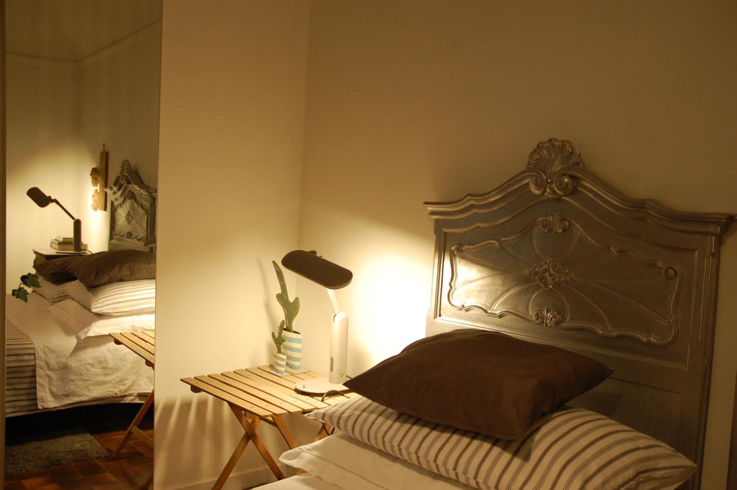 Double Room with Private Bathroom - Photo 9