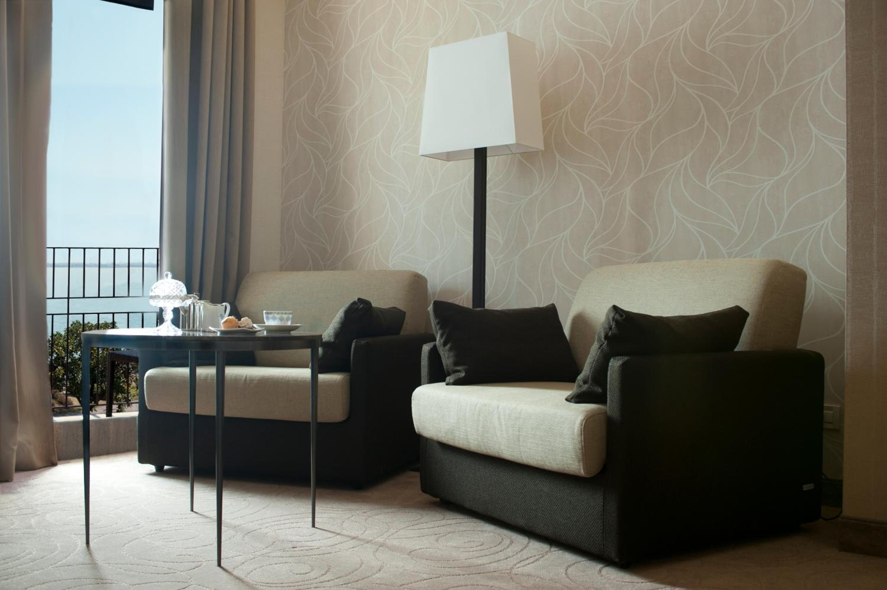 Family Room - Photo 4