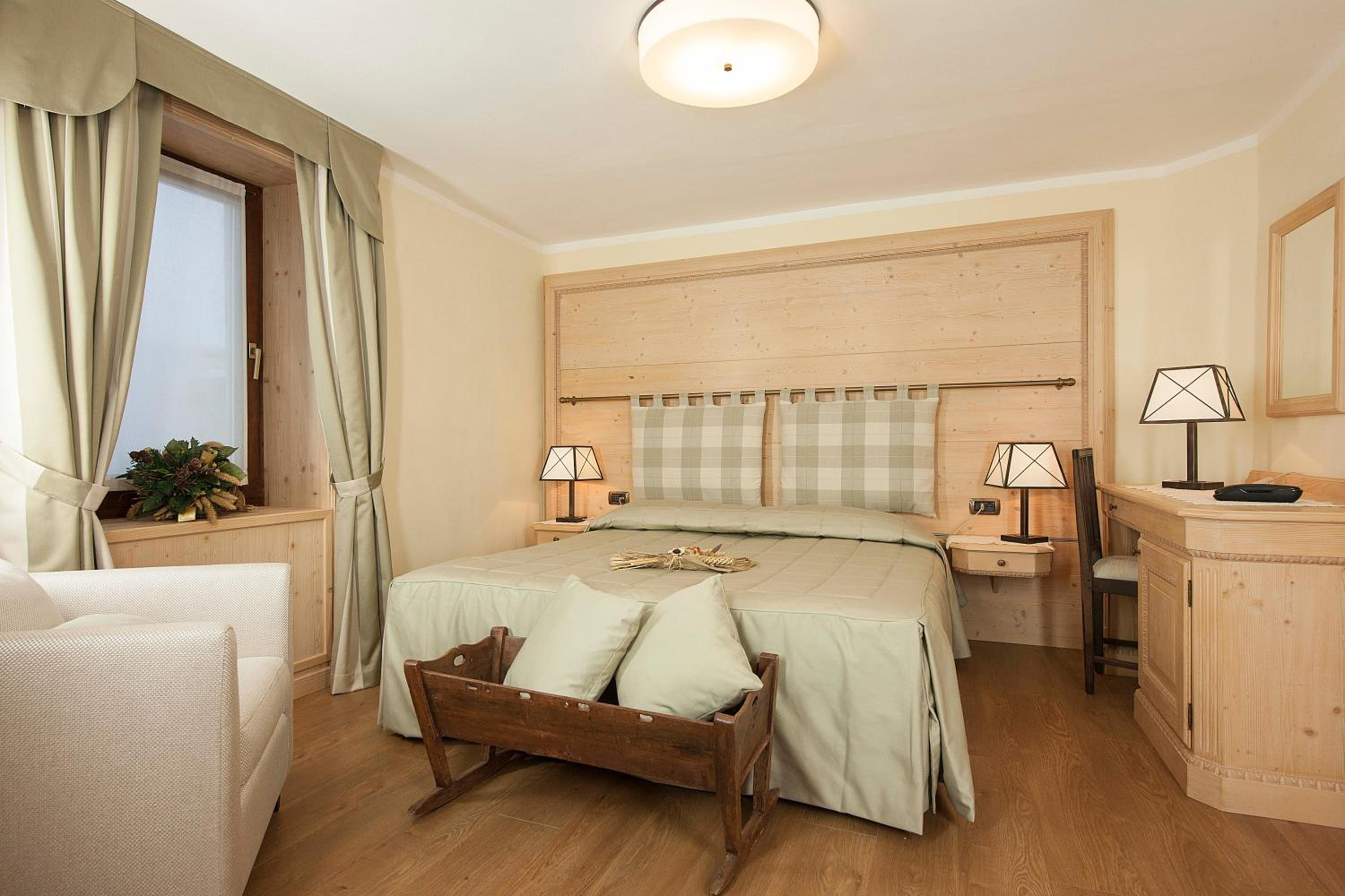 Suite with Mountain View - Photo 8