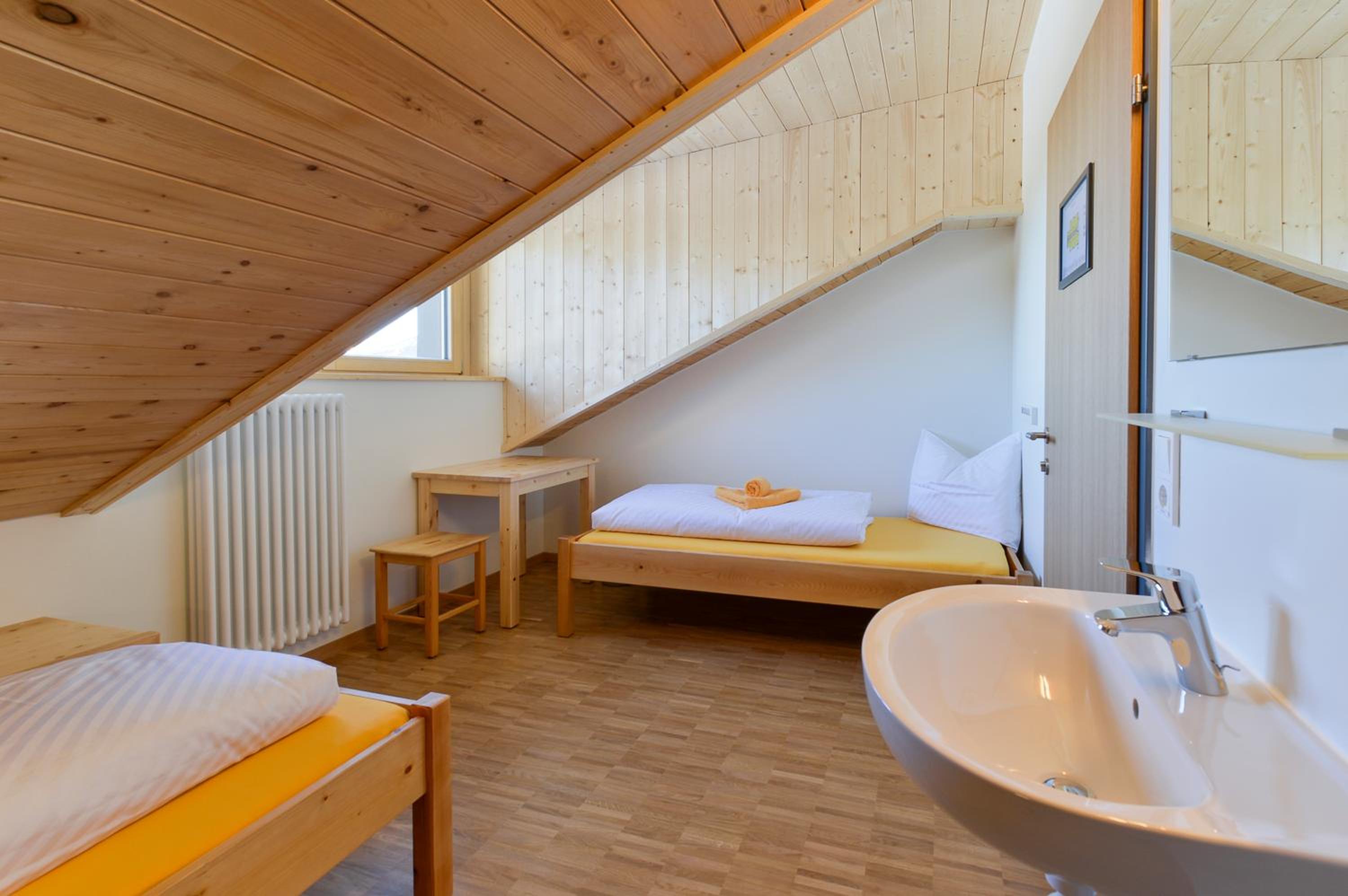 Economy Quadruple Room with Shared Bathroom photo 3