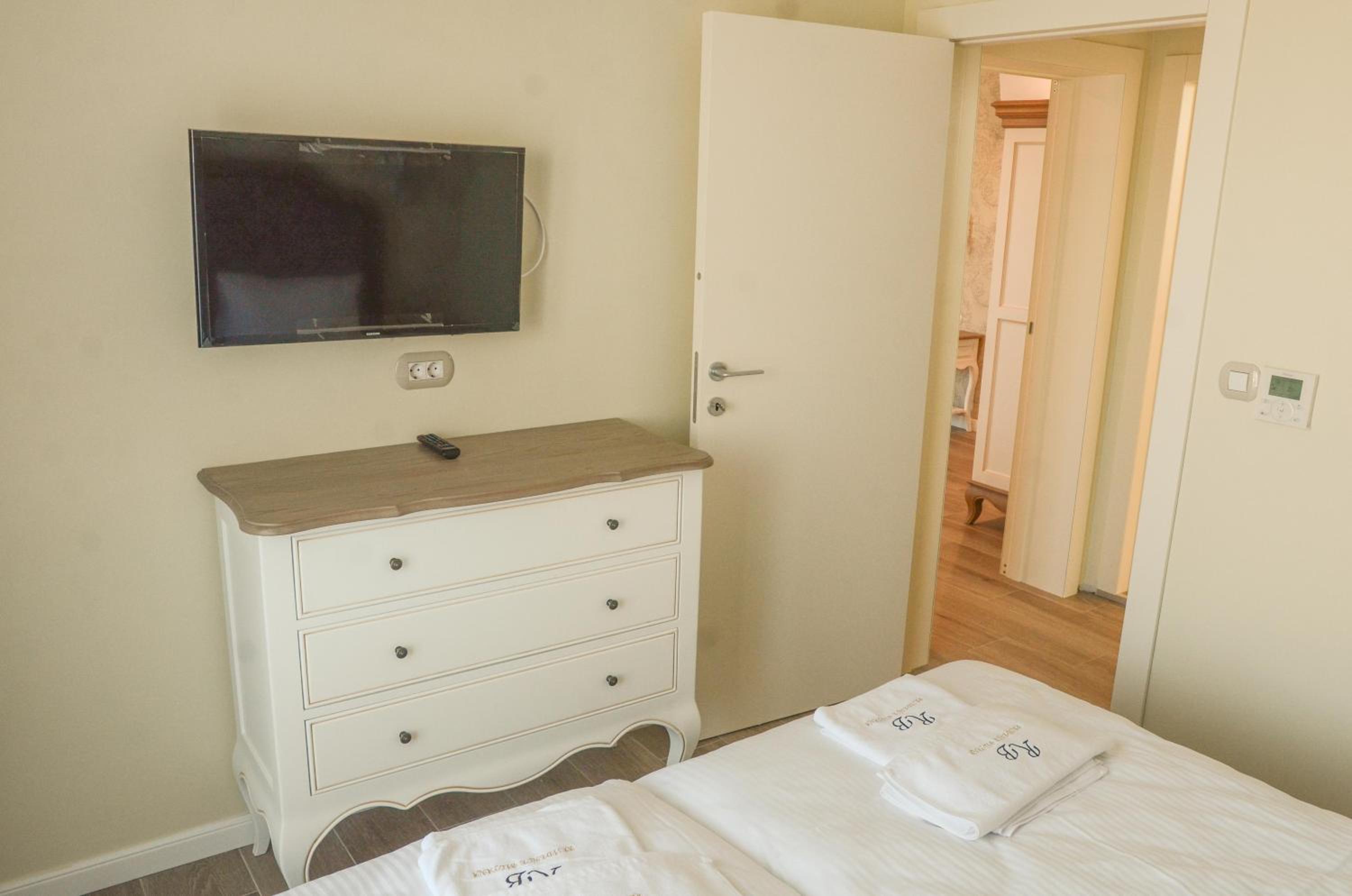 Deluxe Double Room photo 2