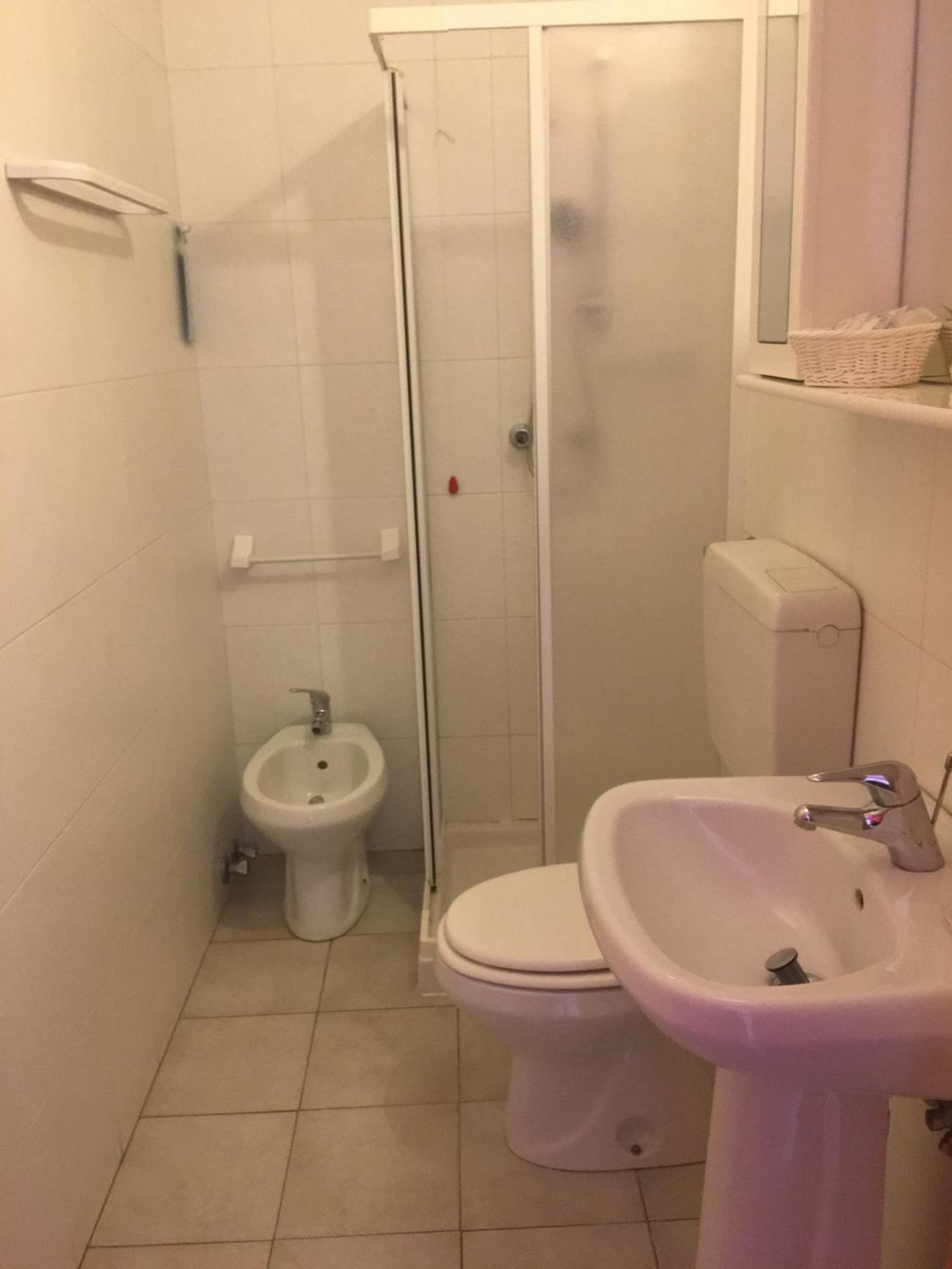 Double Room with Balcony - Photo 6