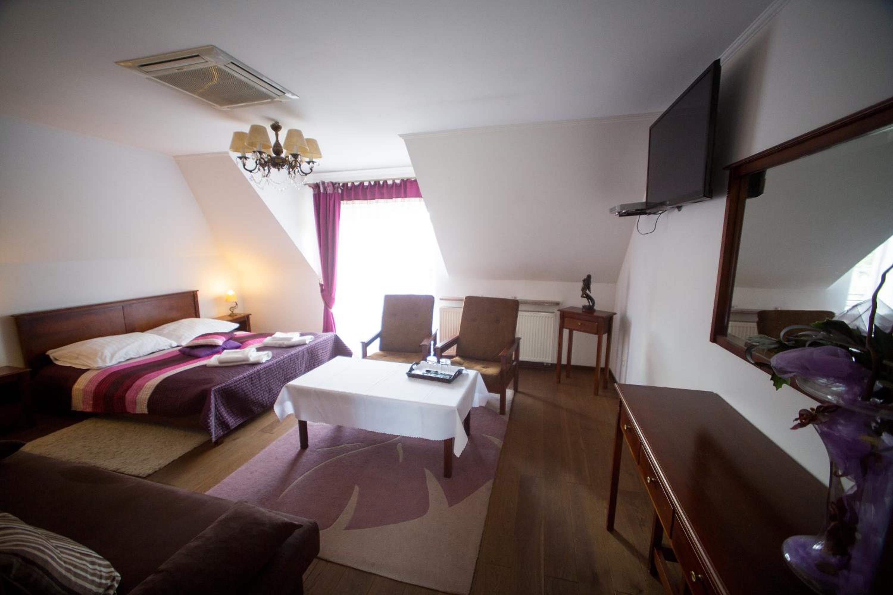 Deluxe Apartment