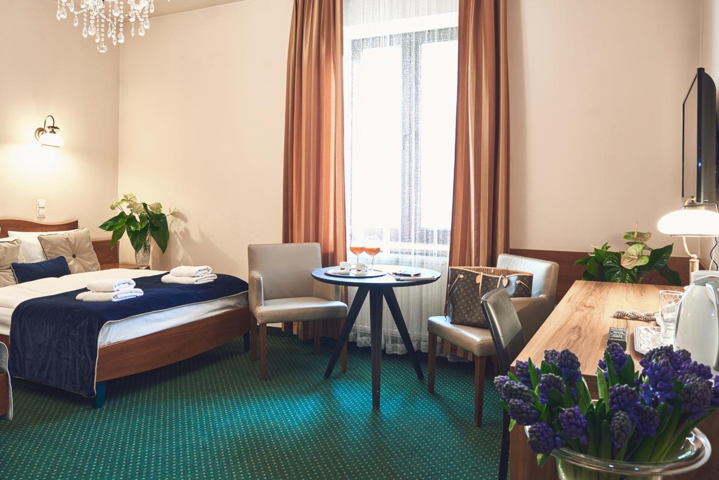 Triple Room - Photo 9