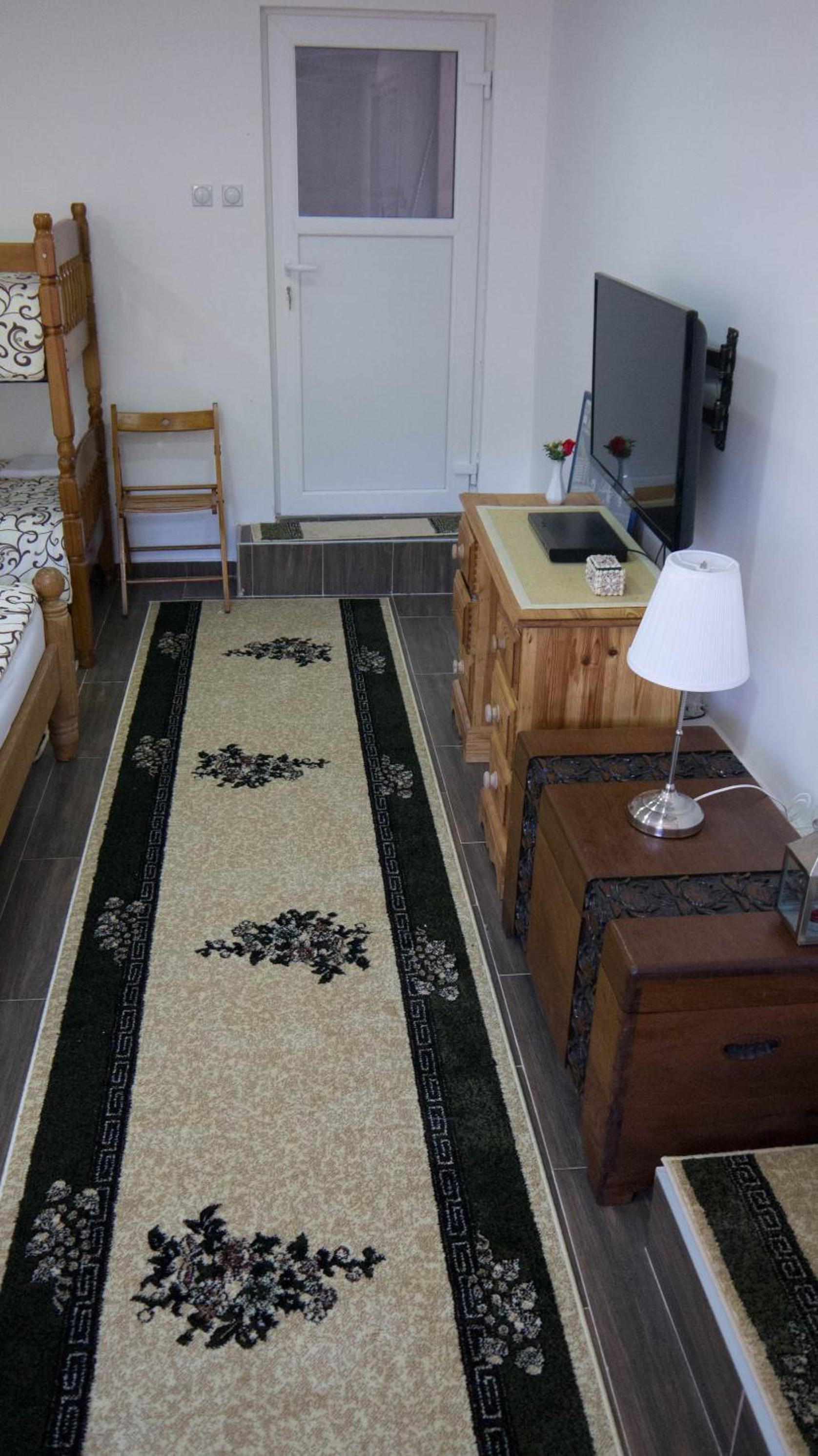 Family Room with Bathroom photo 2