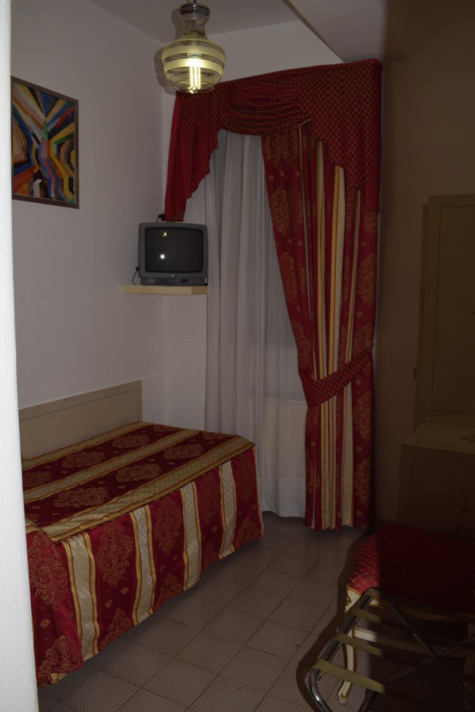 Single Room photo 2
