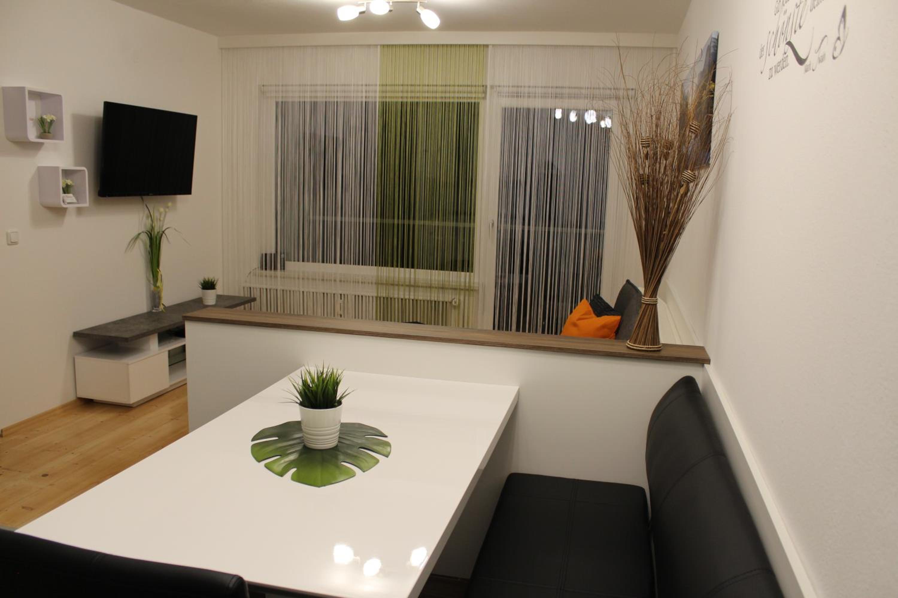 Apartment with Balcony photo 3