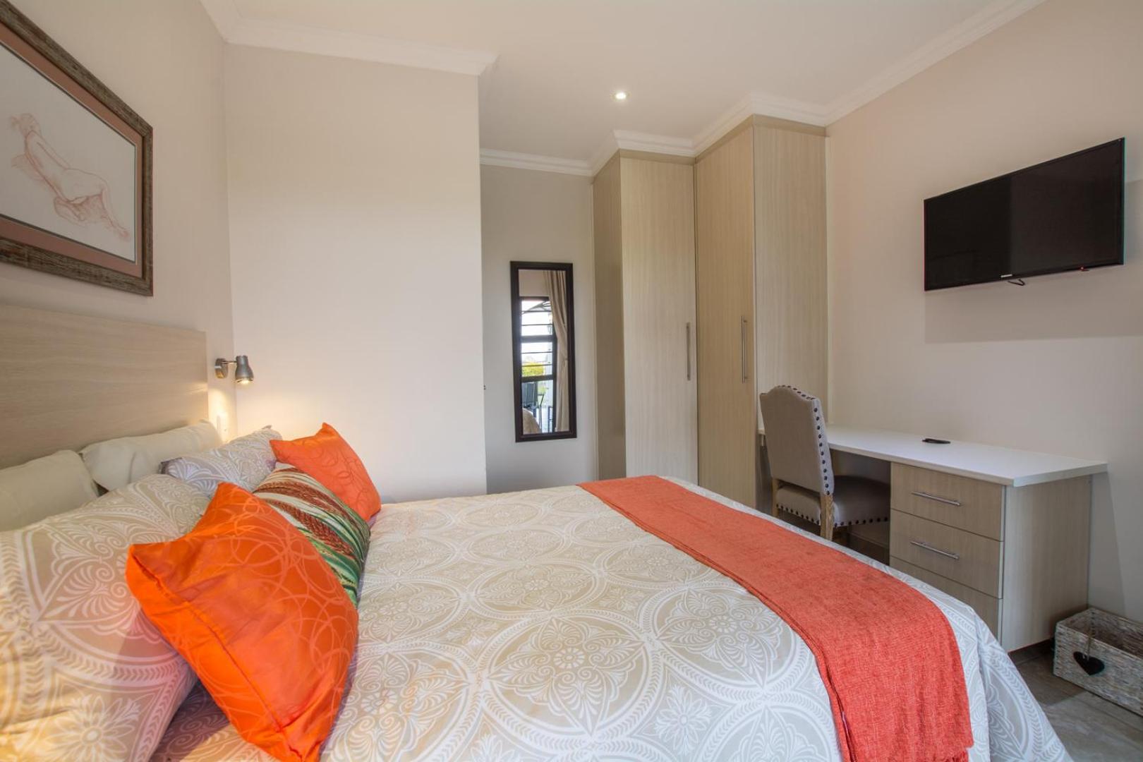 Double Room with Sea View - Photo 5