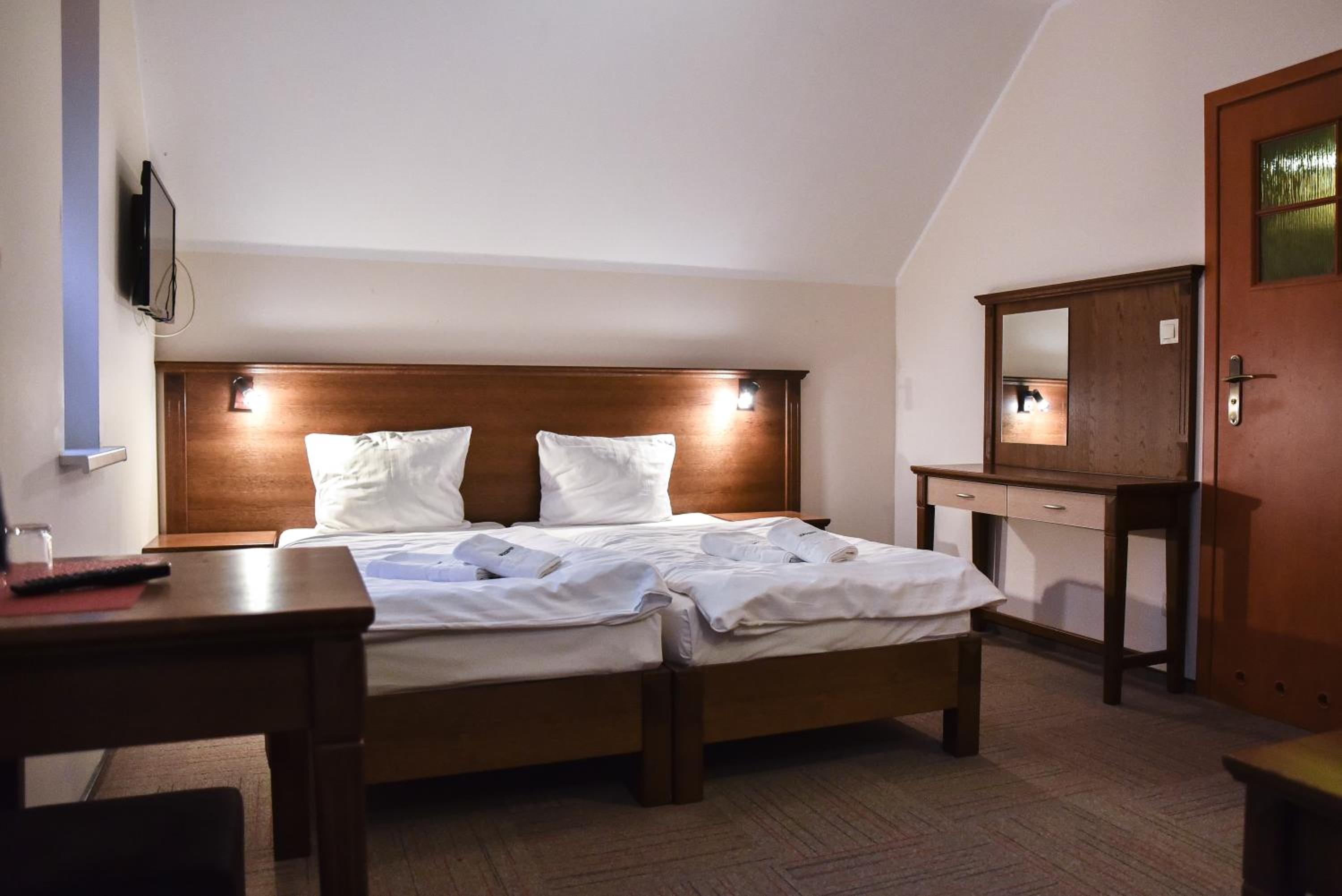 Standard Triple Room - Photo 4