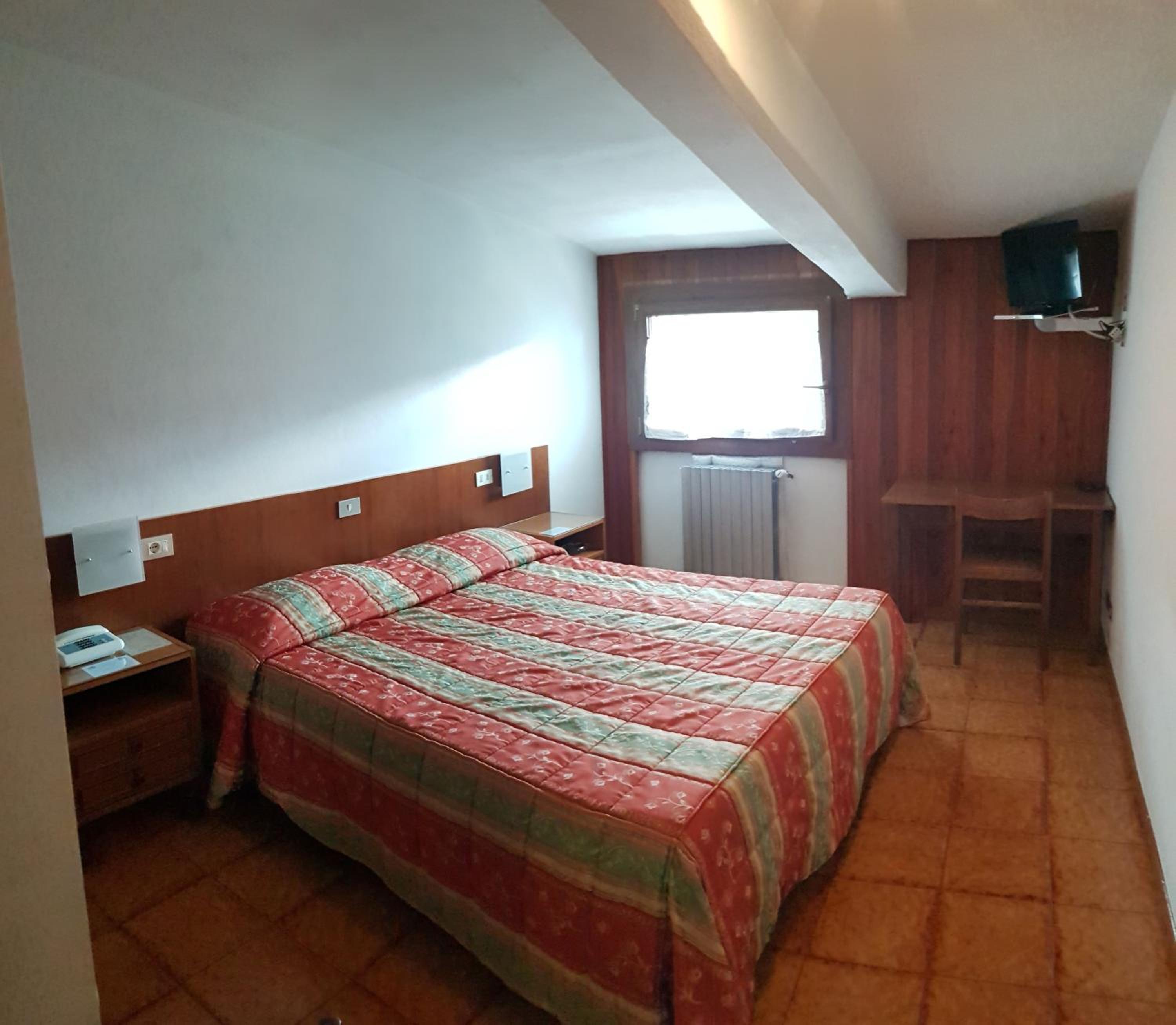 Economy Double Room photo 2