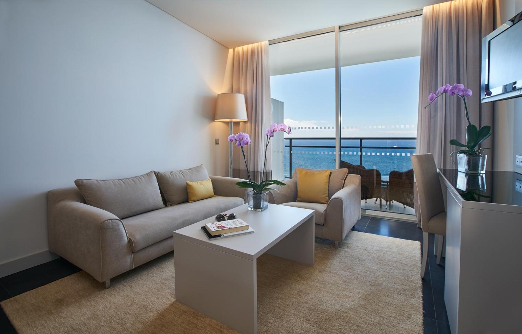 Premium Double Room with Sea View - Photo 4