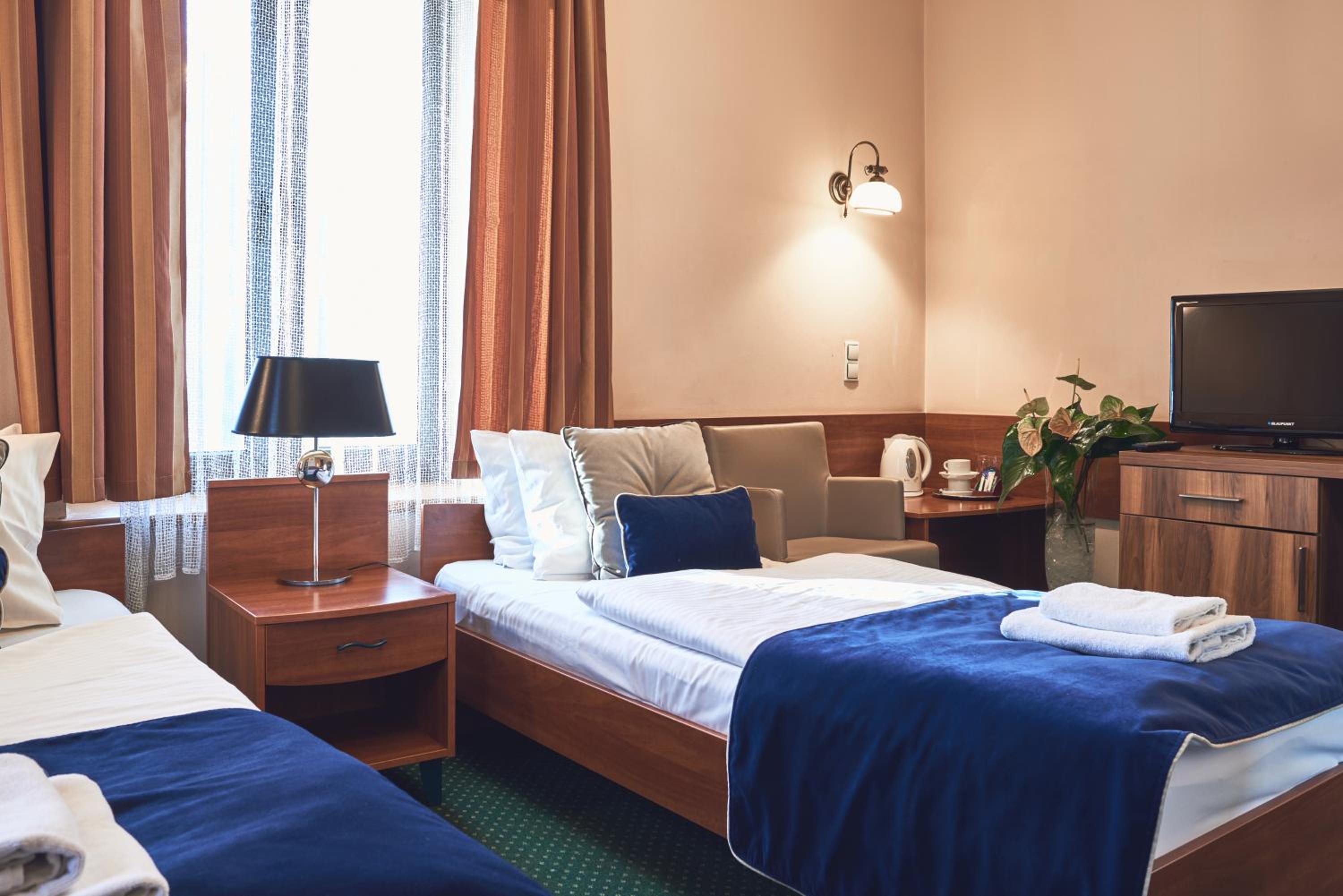 Twin Room - Photo 1