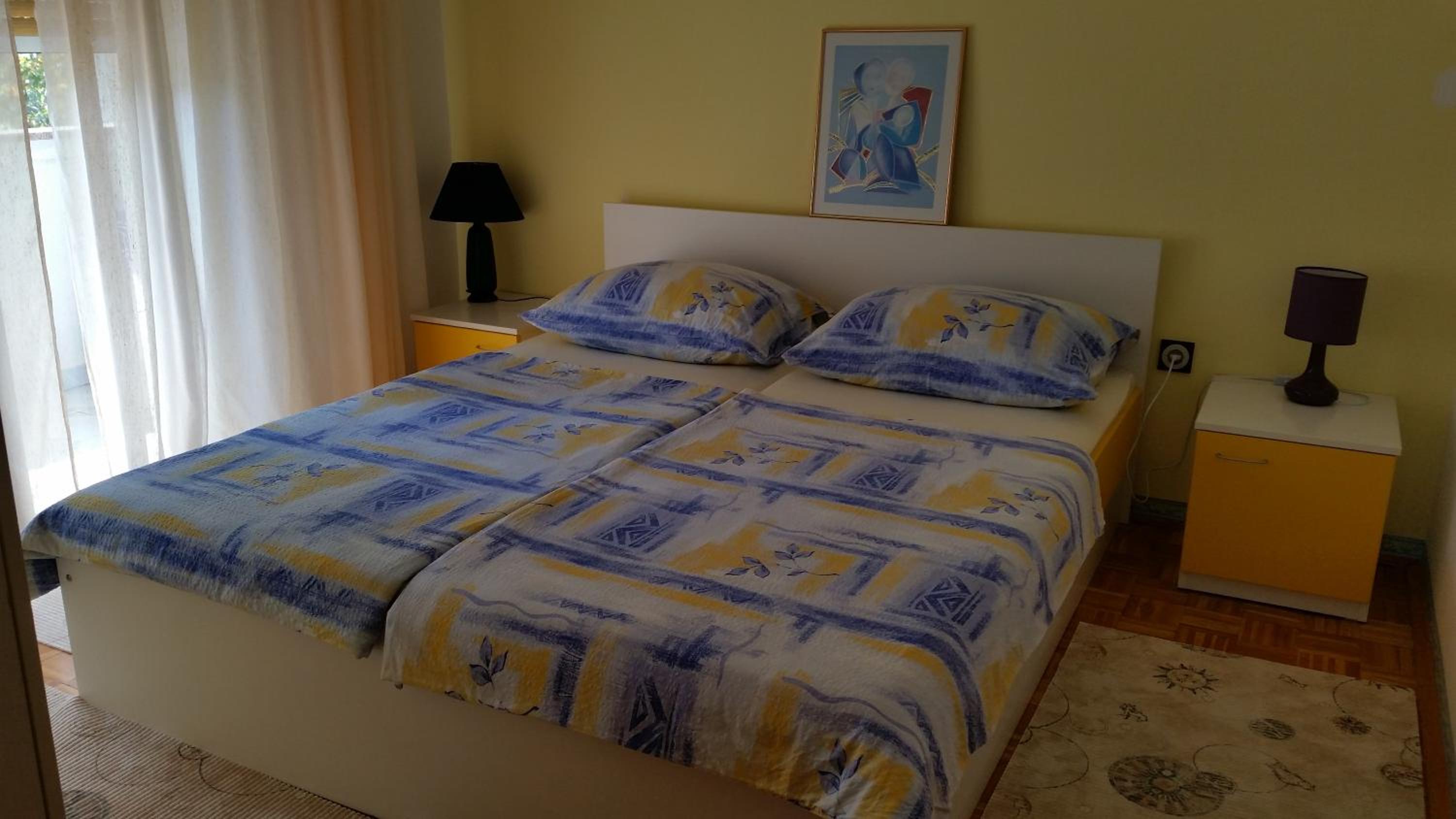 Apartment with Terrace - Photo 2