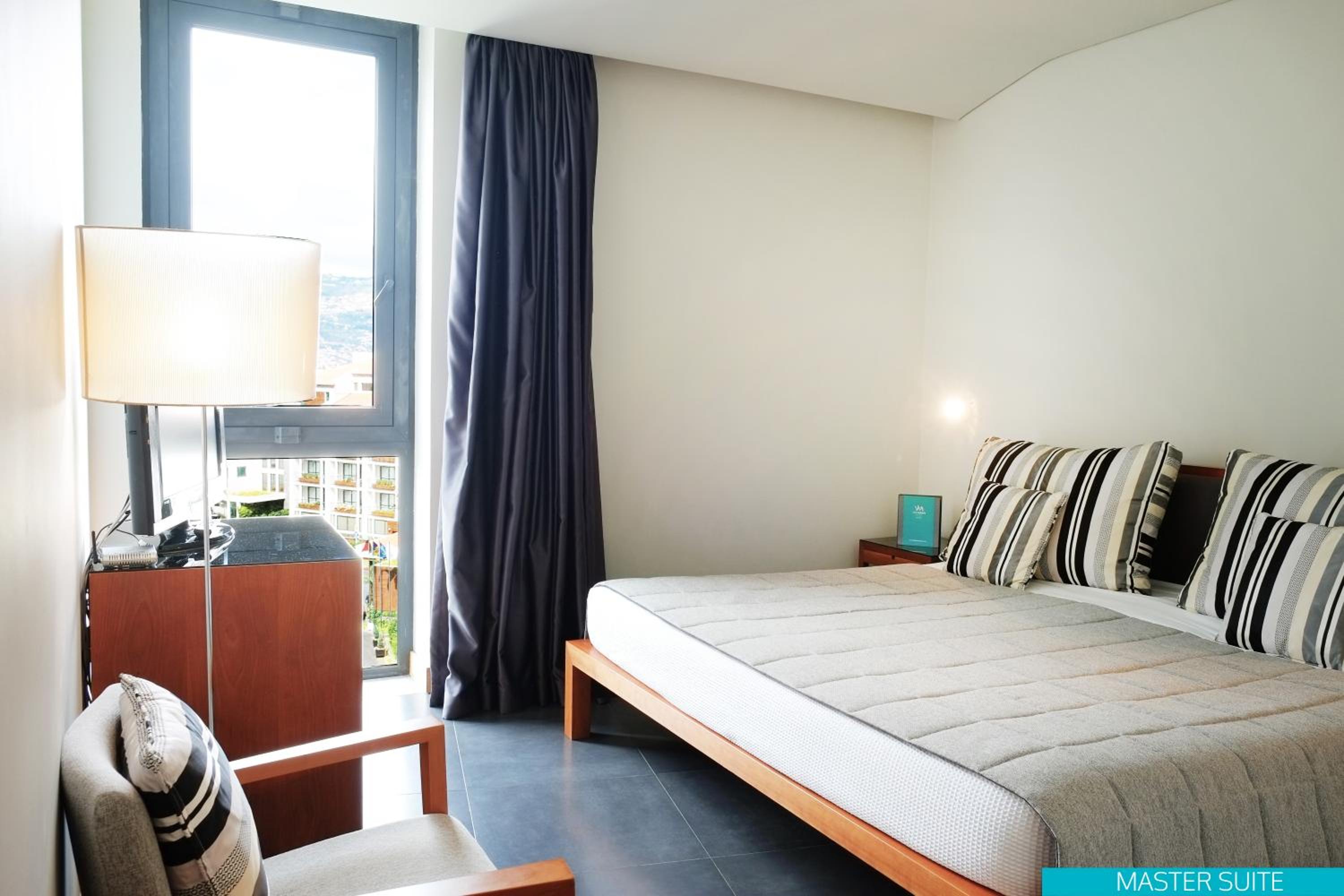 Master Suite with Sea View - Photo 2