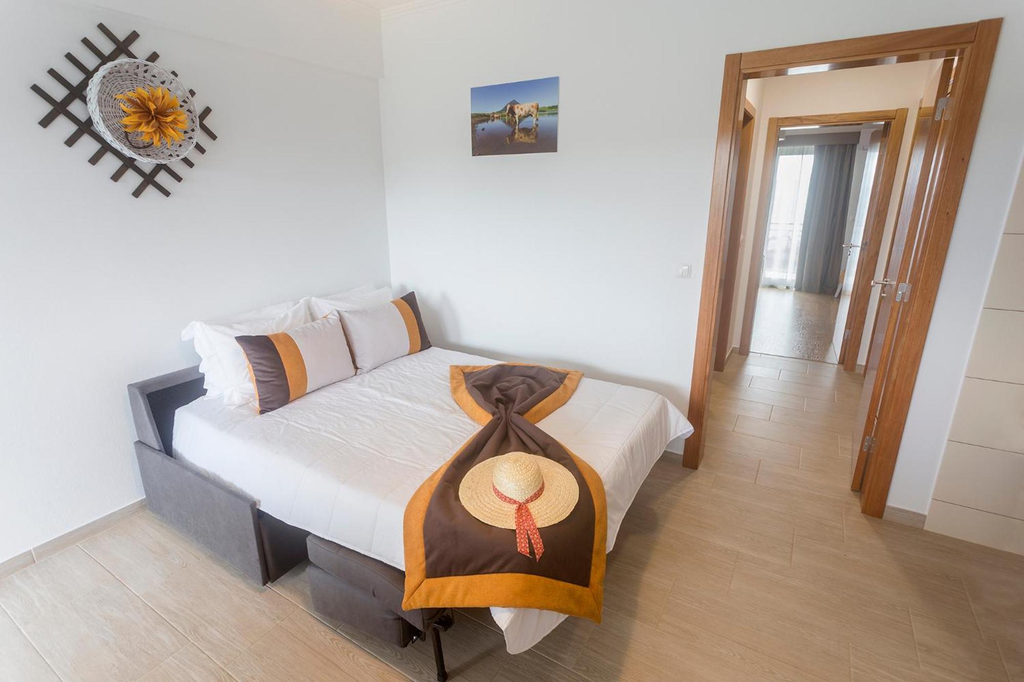 Apartment with Sea View - Photo 7