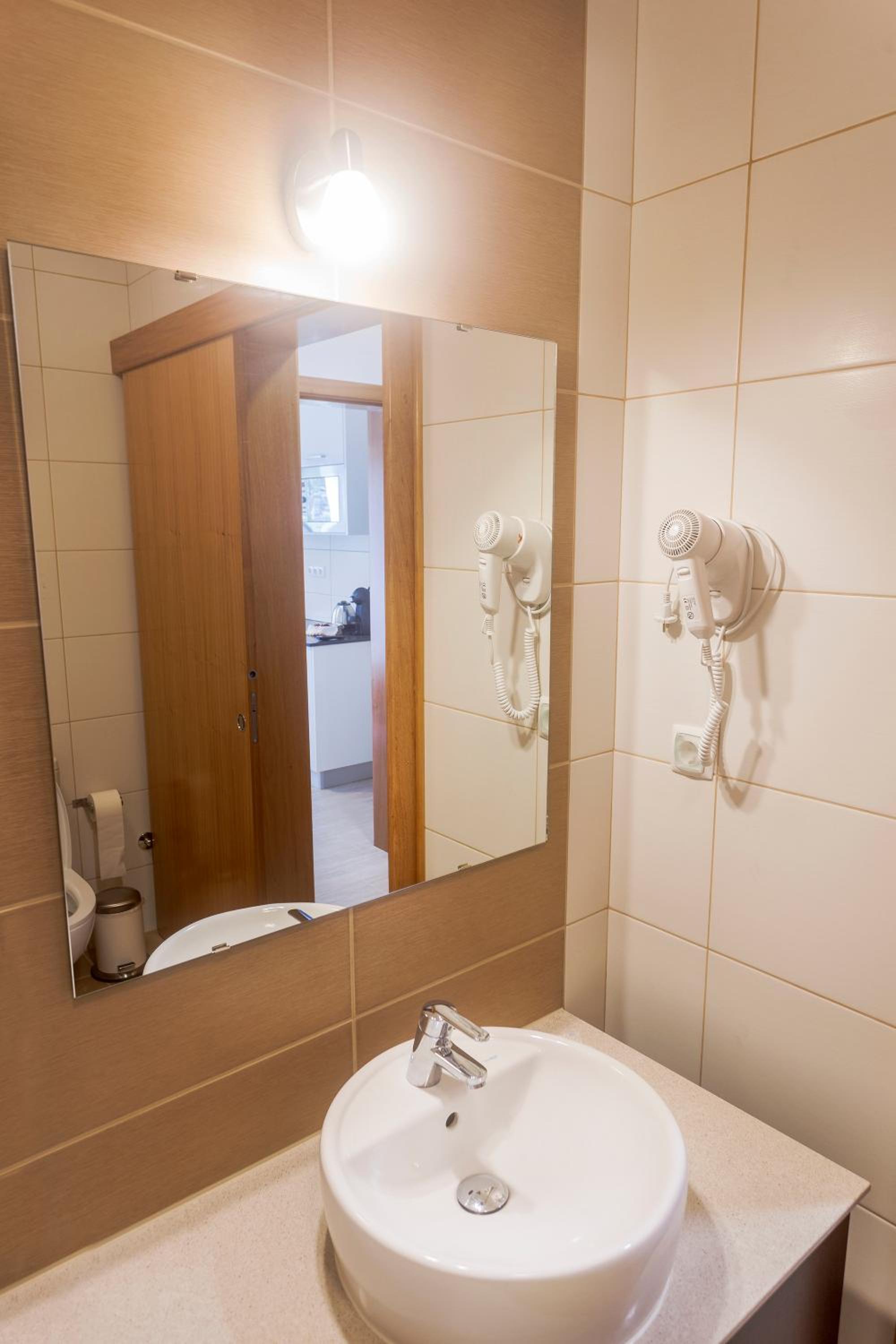 Apartment with Sea View - Photo 10
