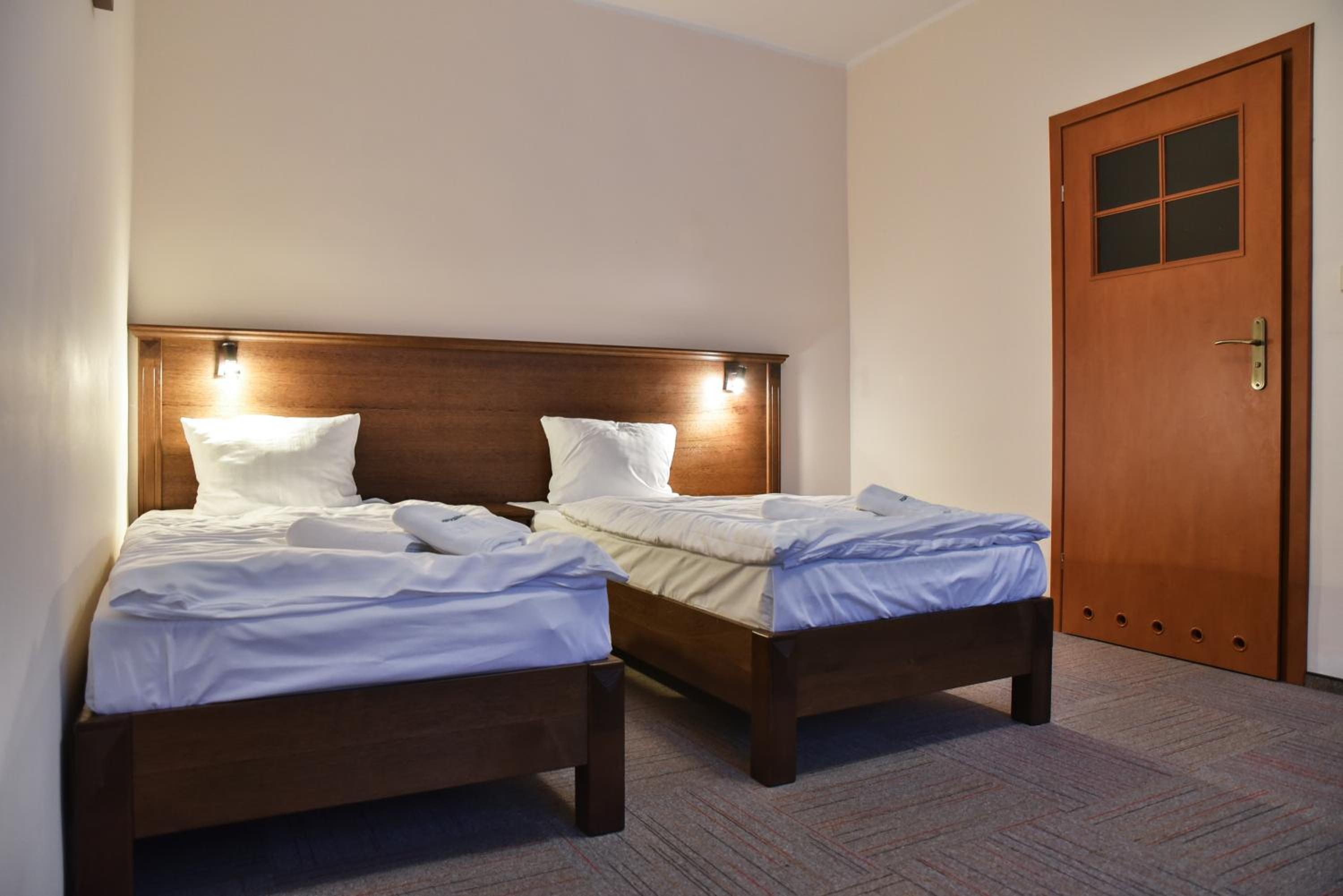 Large Double Room - Photo 4