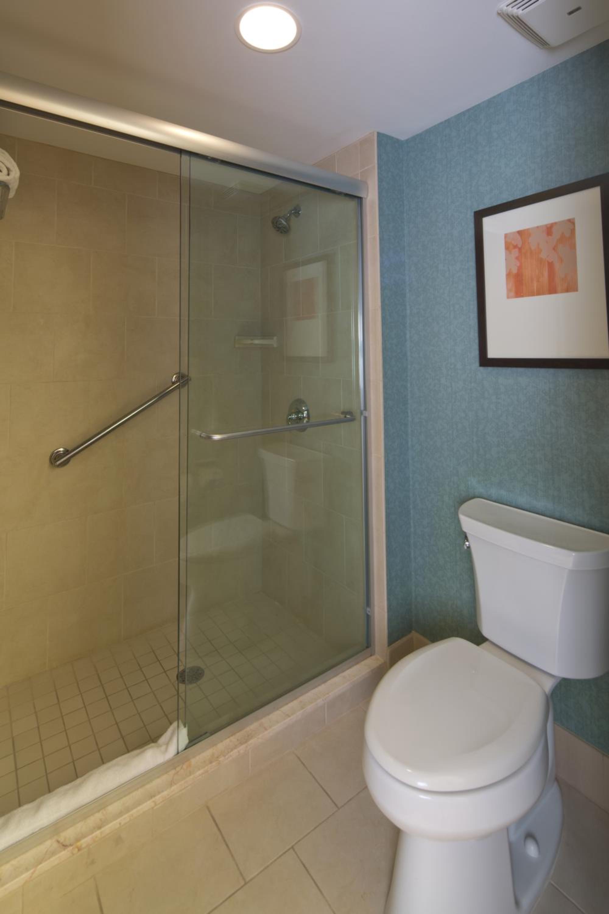 Queen Room with Two Queen Beds, Sofa Bed and Accessible Tub photo 2