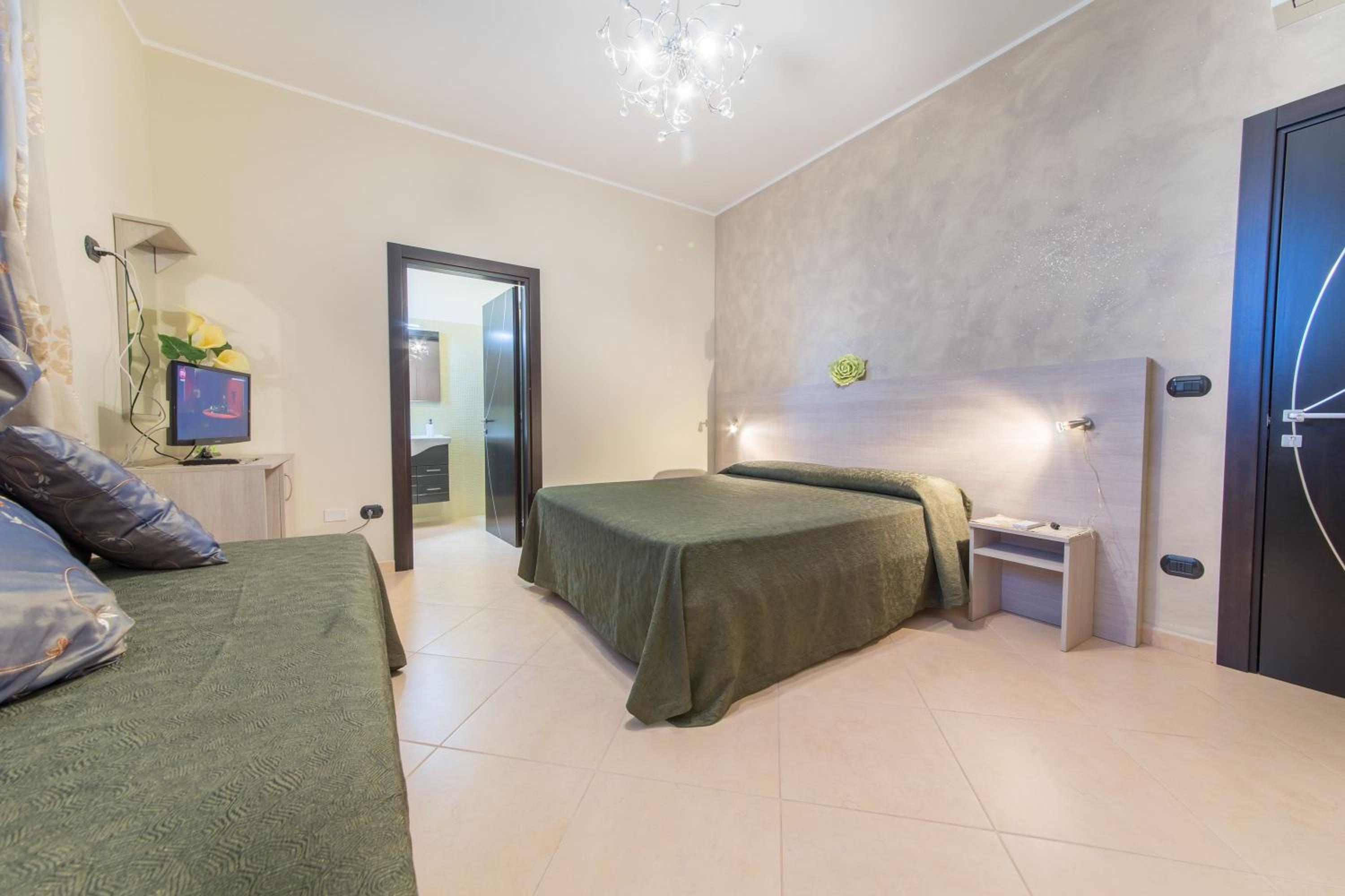 Deluxe Triple Room photo 1