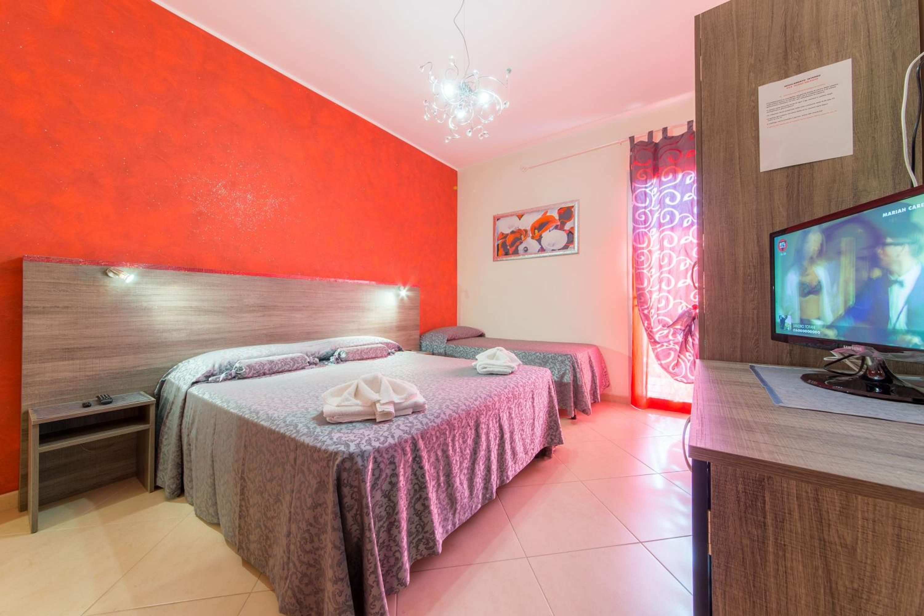 Deluxe Triple Room photo 2