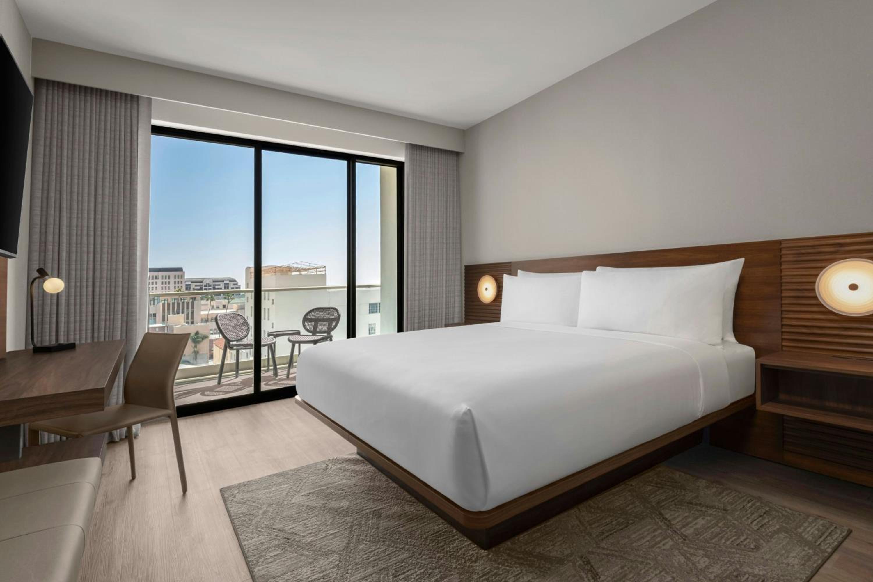 King Room with Mountain View and Balcony