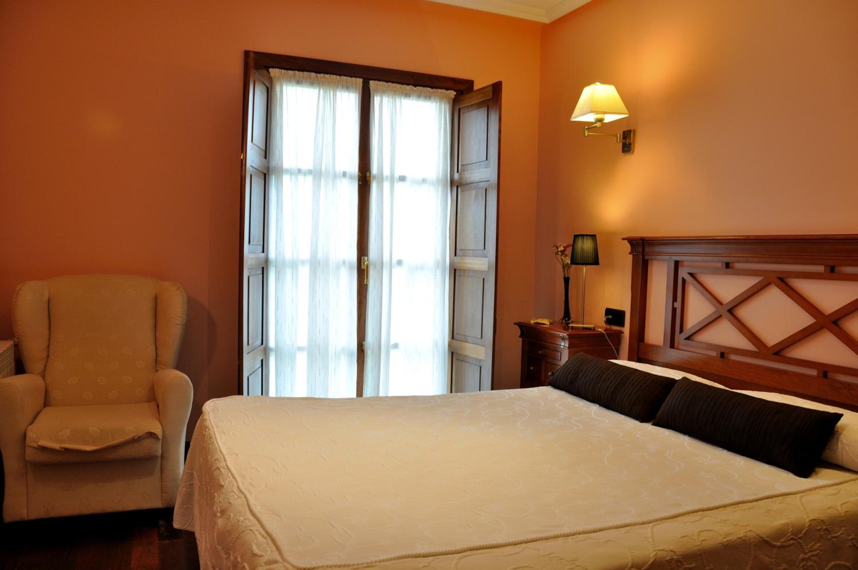 Double Room - Photo 10