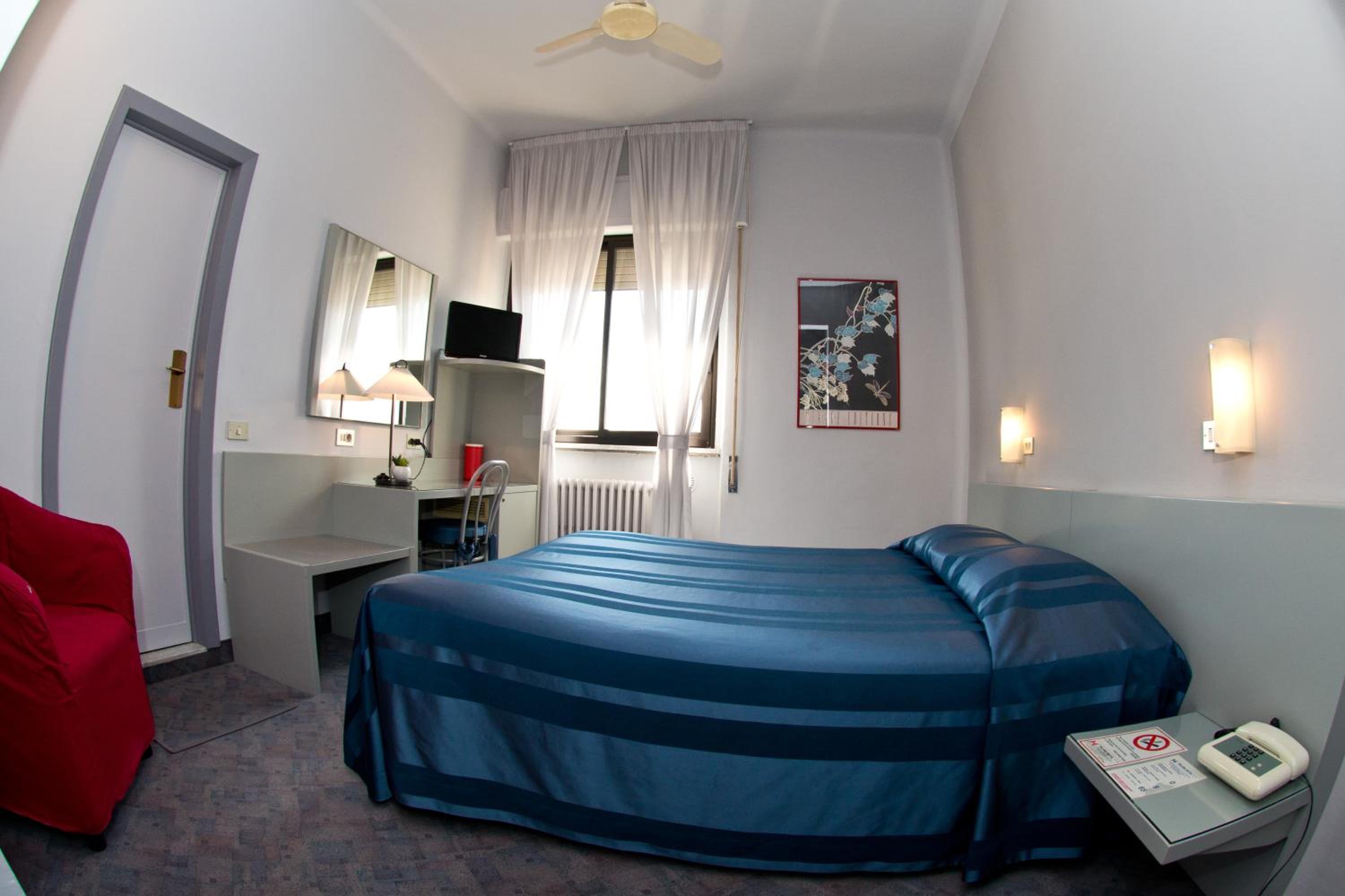 Double or Twin Room (1 Adult) - Photo 4