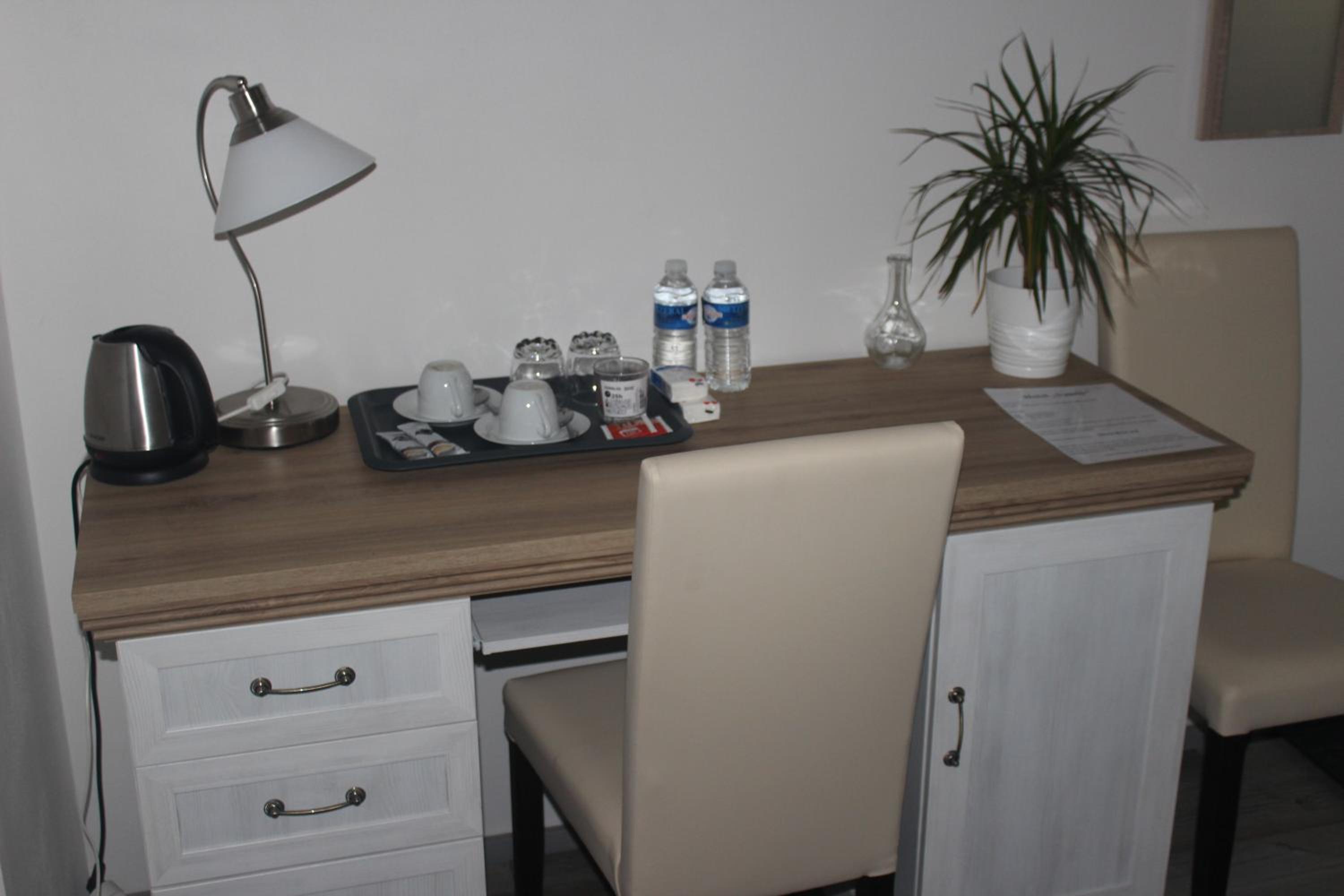 Standard Twin Room photo 2