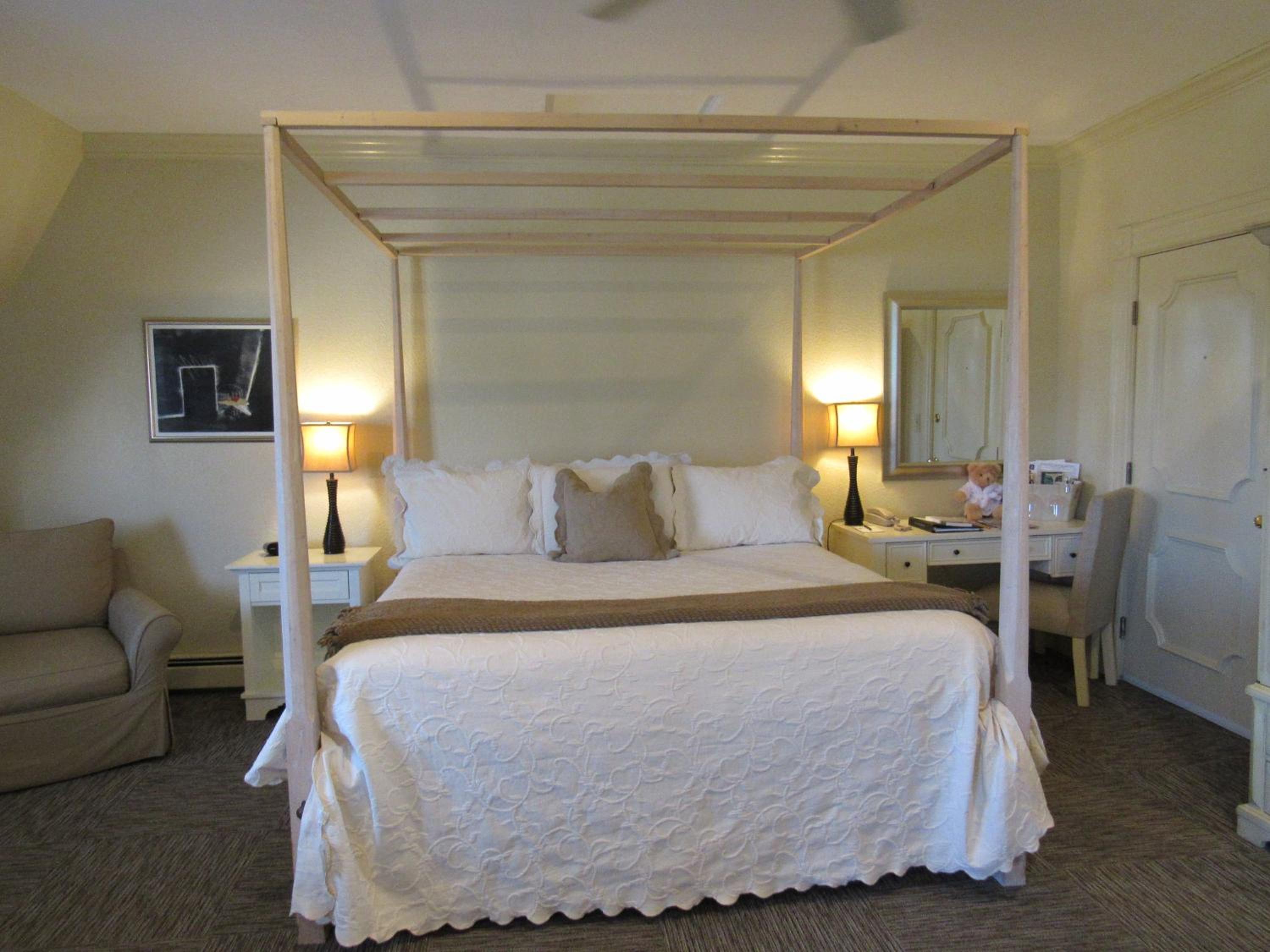 King Suite with Spa Bath - Photo 2