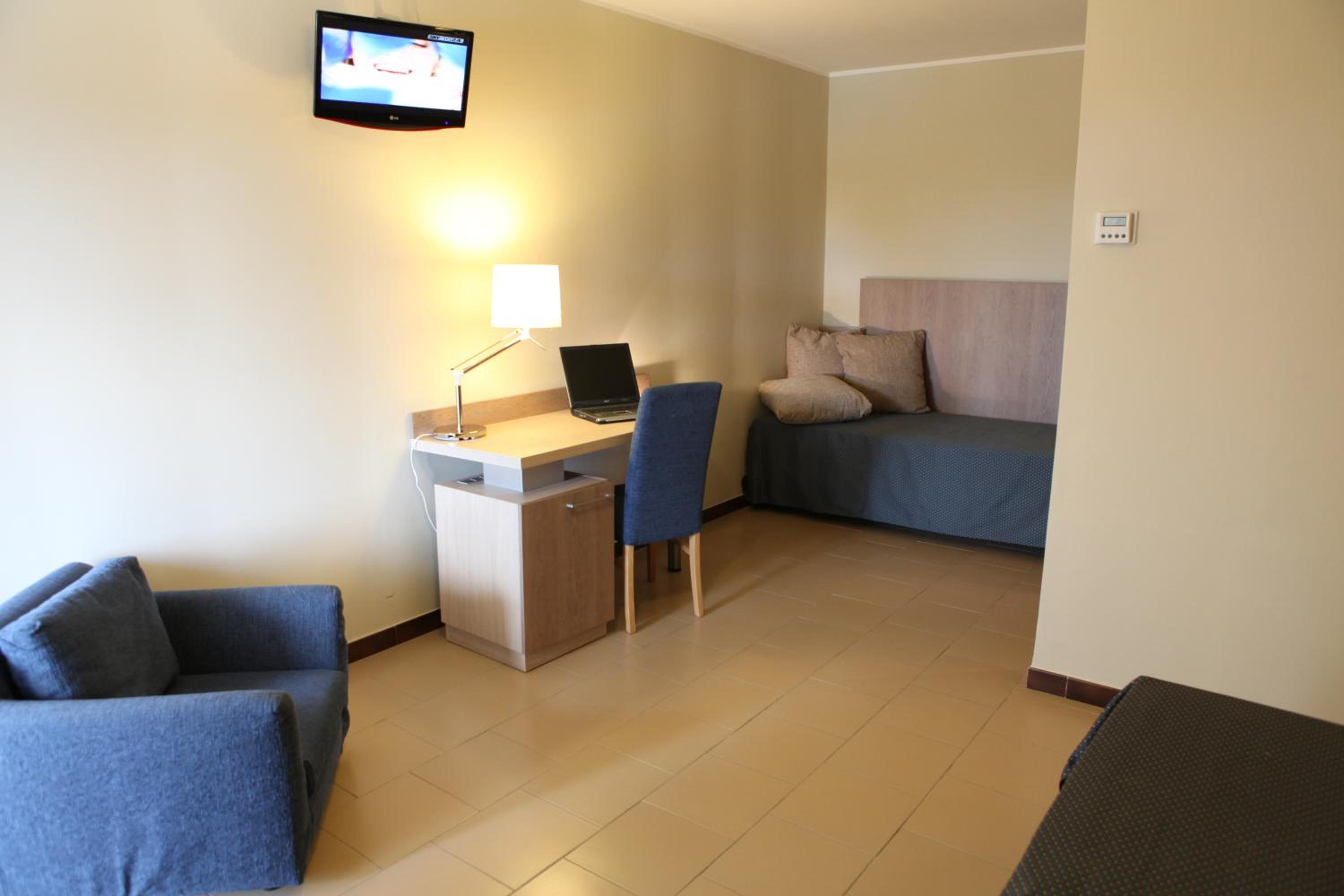 Double Room - Photo 5