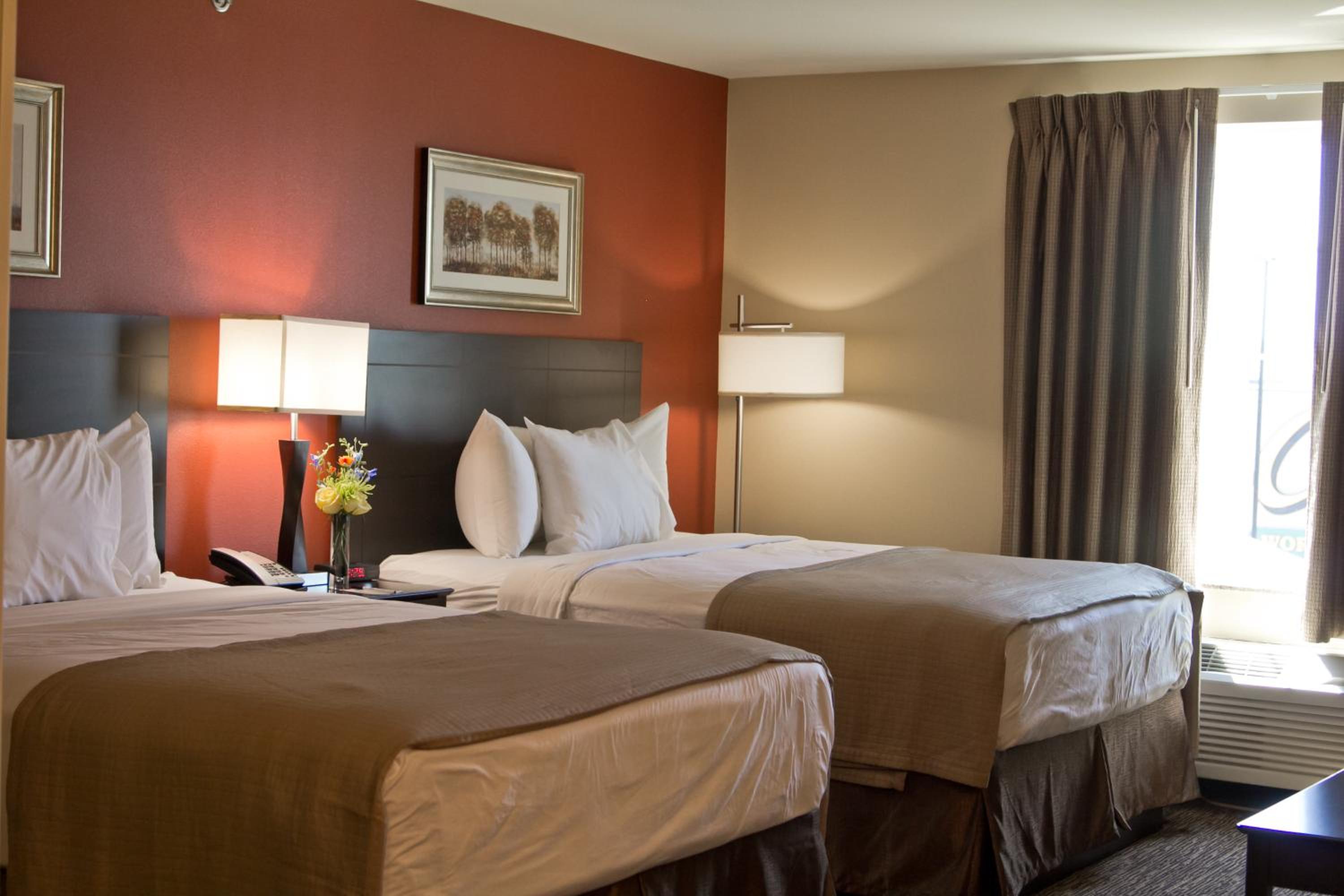 Queen Suite with Two Queen Beds - Non-Smoking photo 1