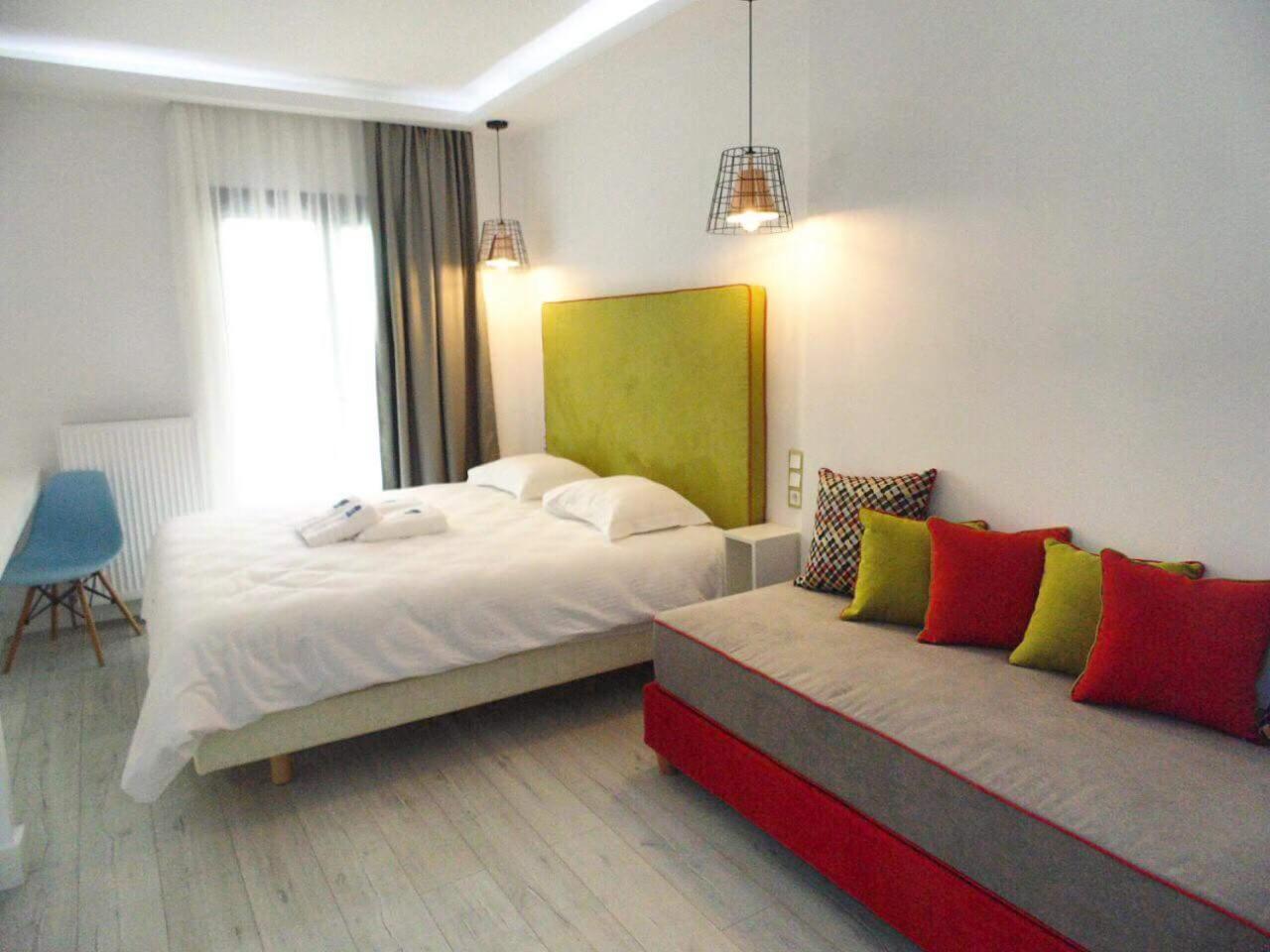 Family Room with Balcony photo 3