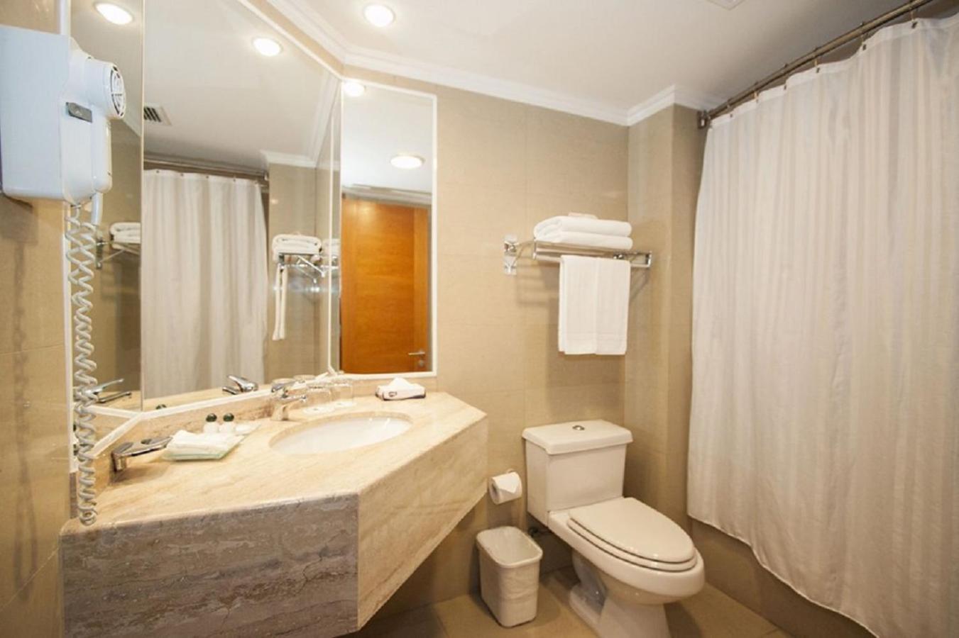 Standard Queen Room photo 3