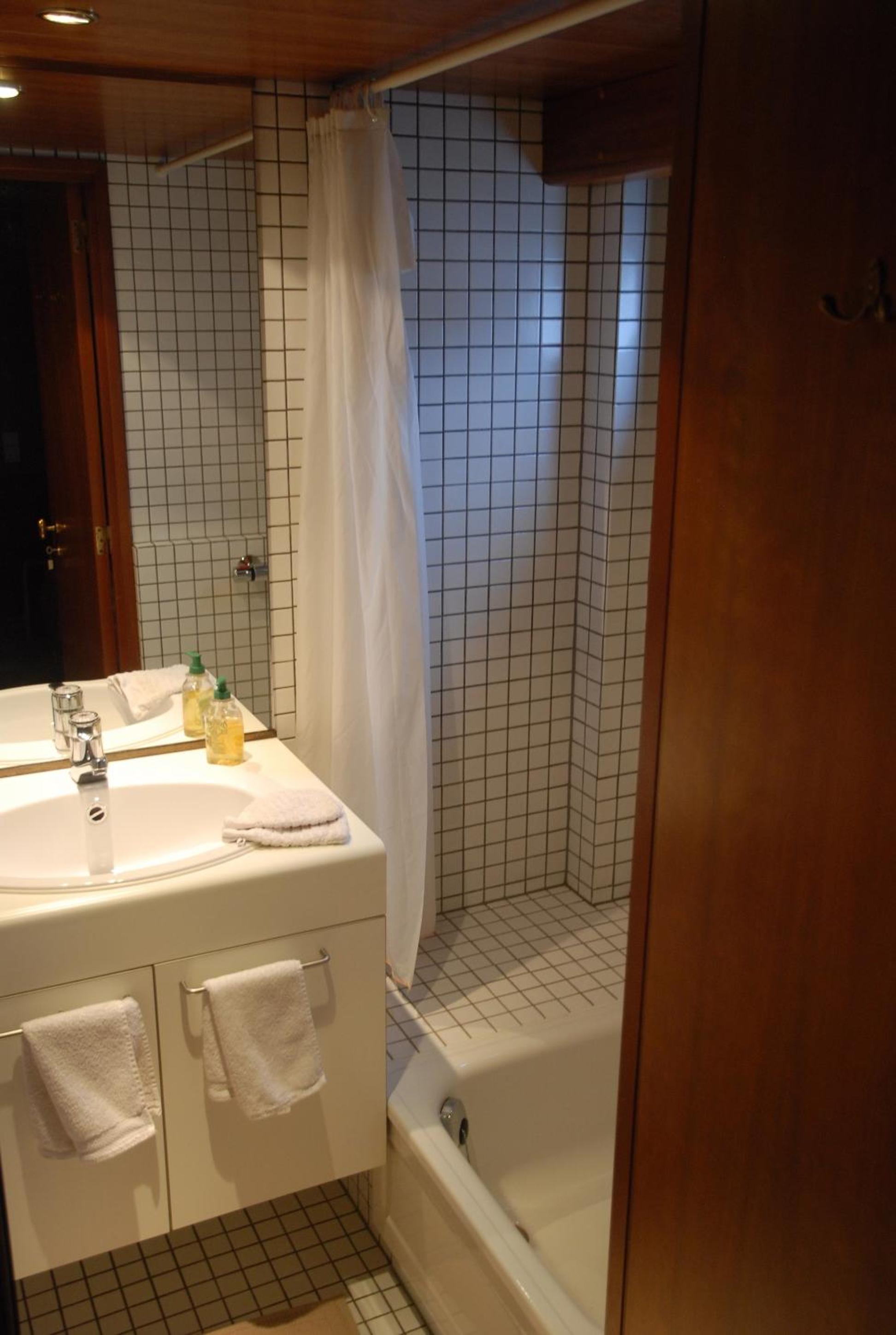Twin Room with River View photo 2