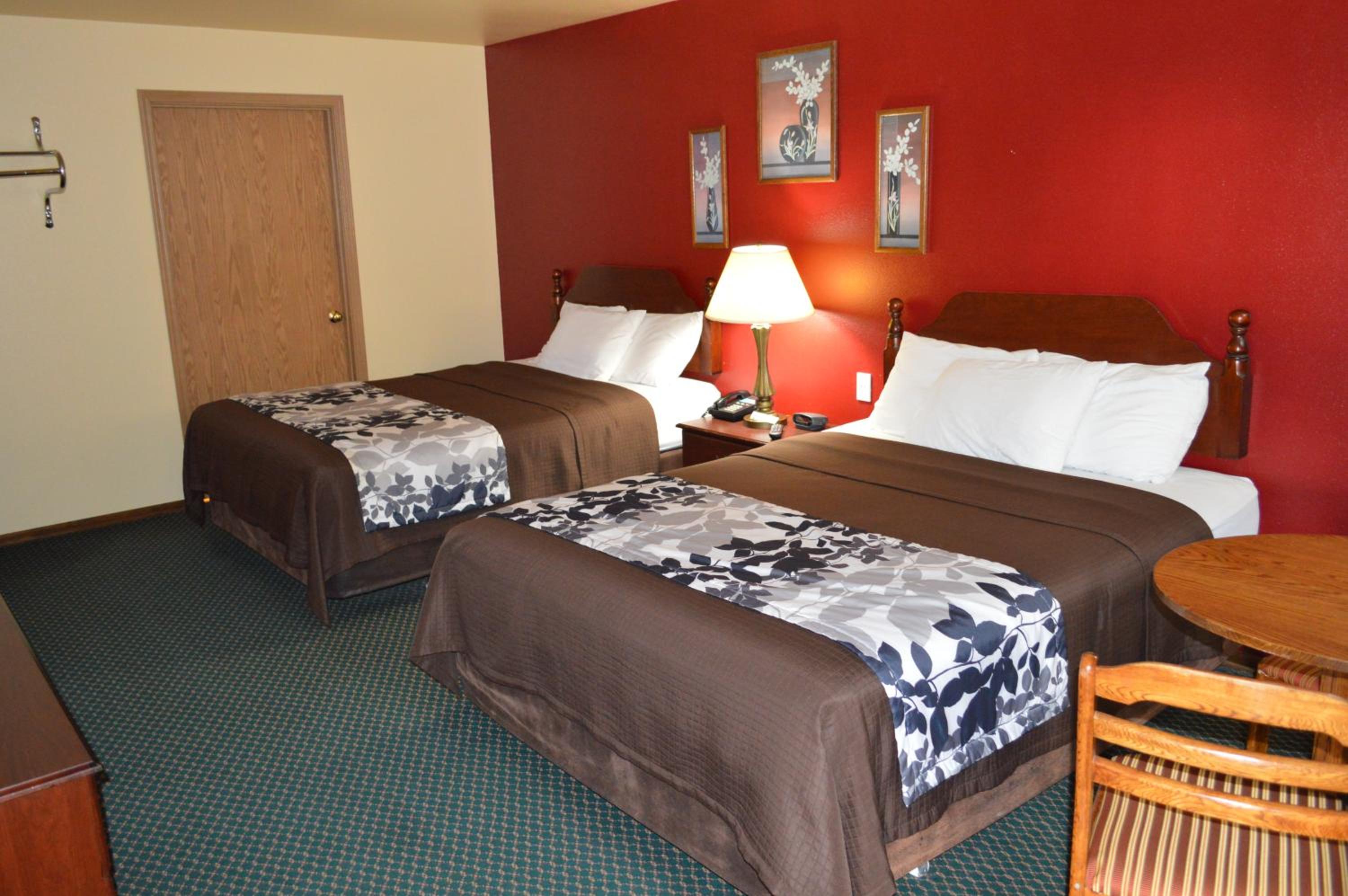 Double Room with Two Double Beds - Photo 1