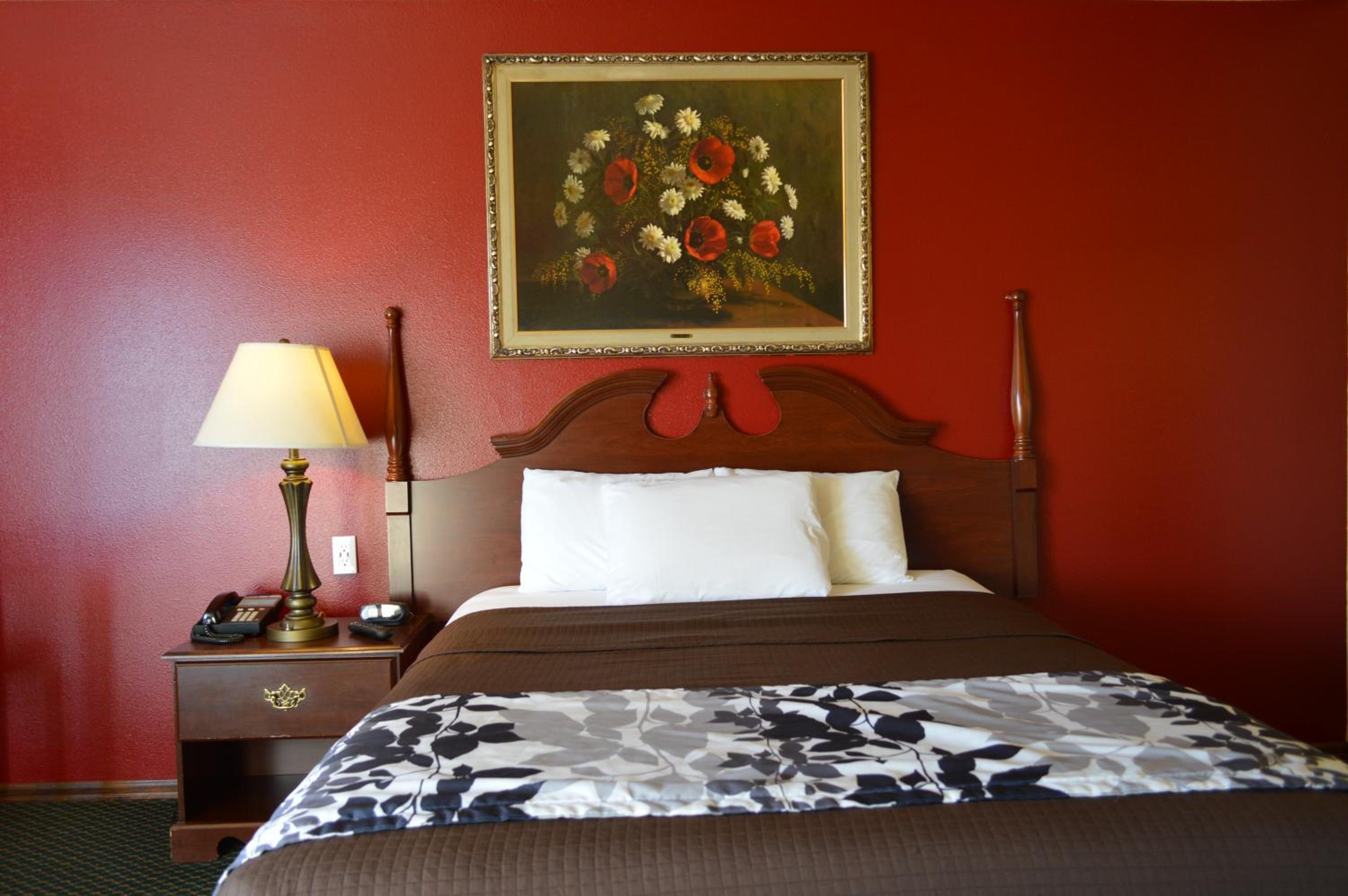 Queen Room - Photo 2