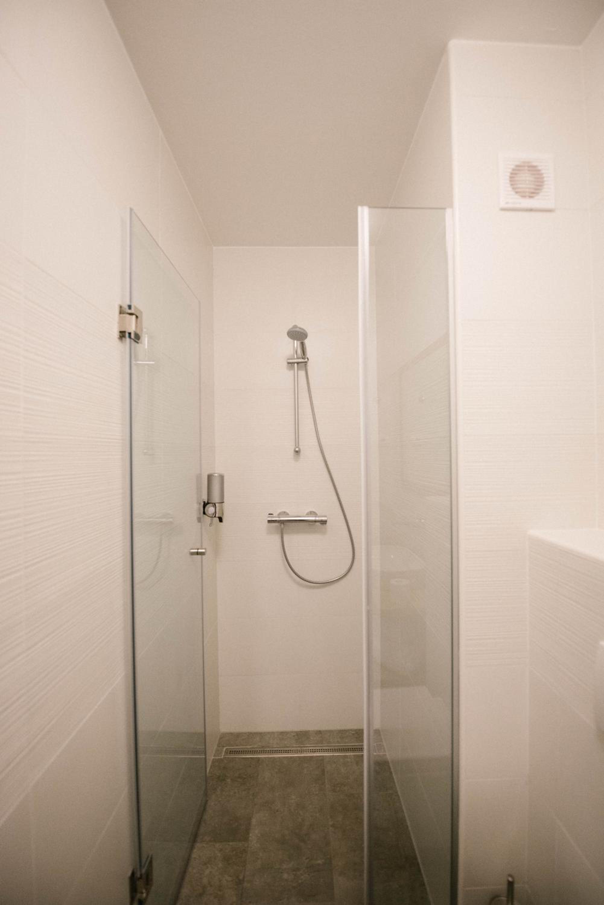 Deluxe Double or Twin Room - Photo 5