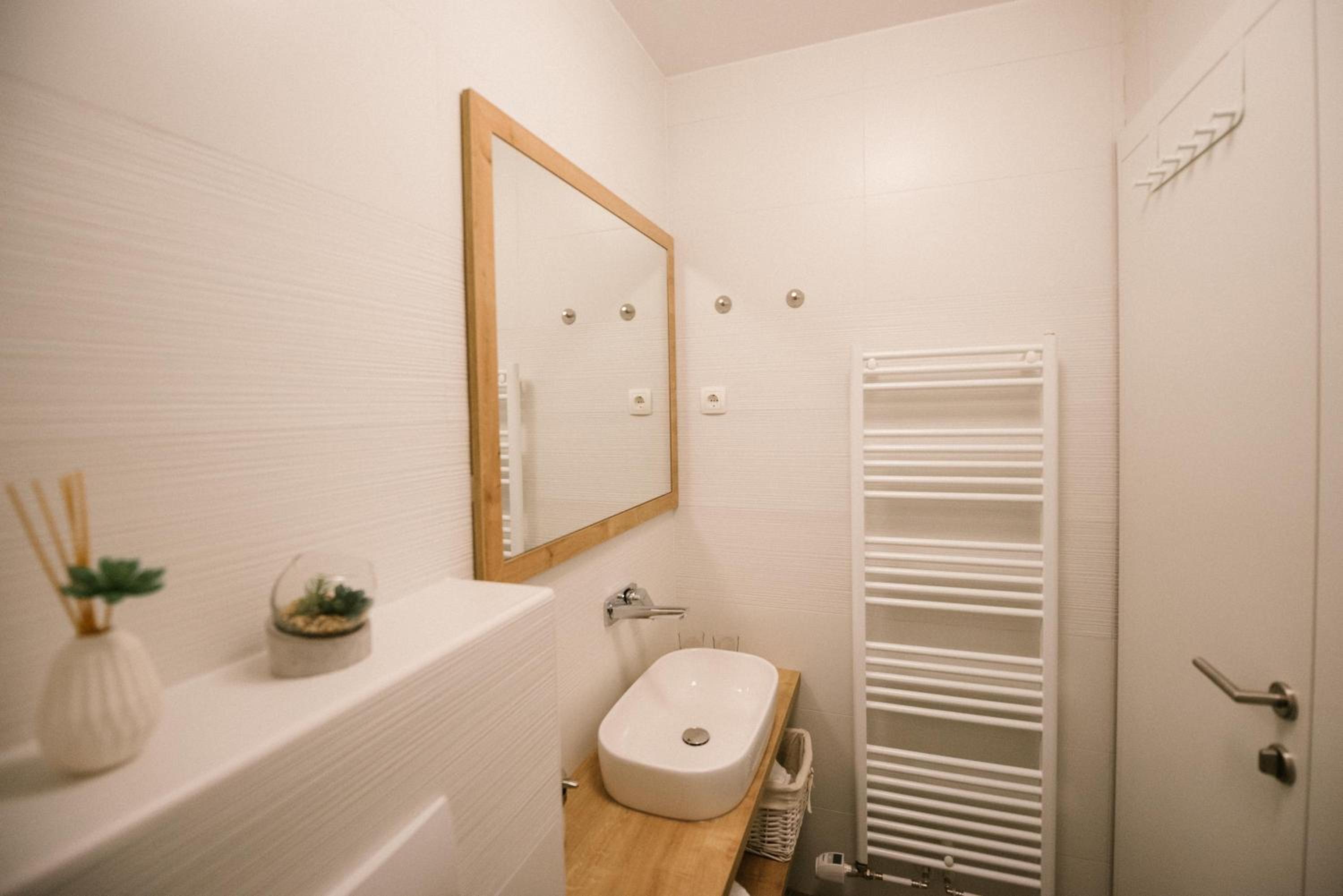 Deluxe Double or Twin Room - Photo 4