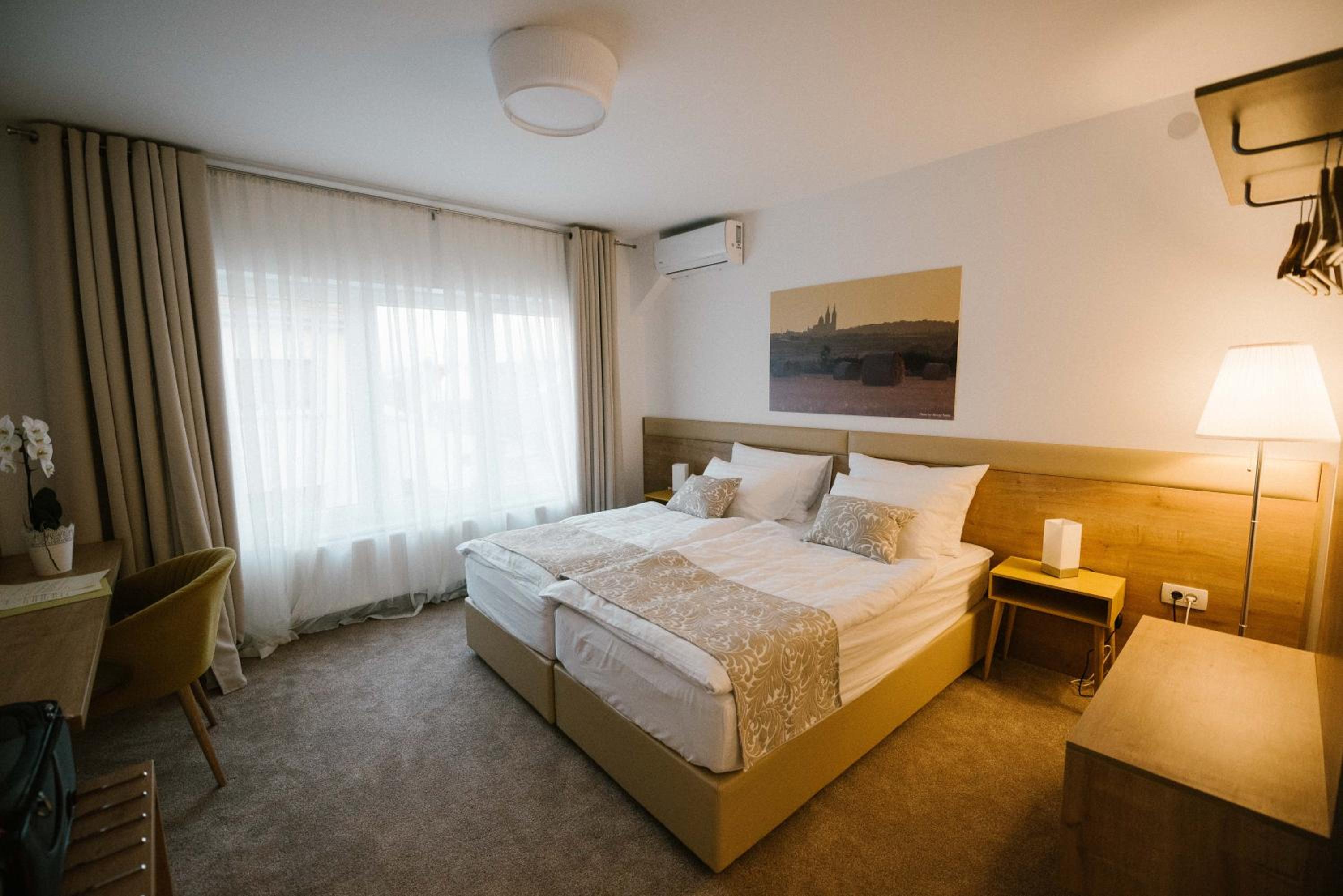 Deluxe Double or Twin Room - Photo 1
