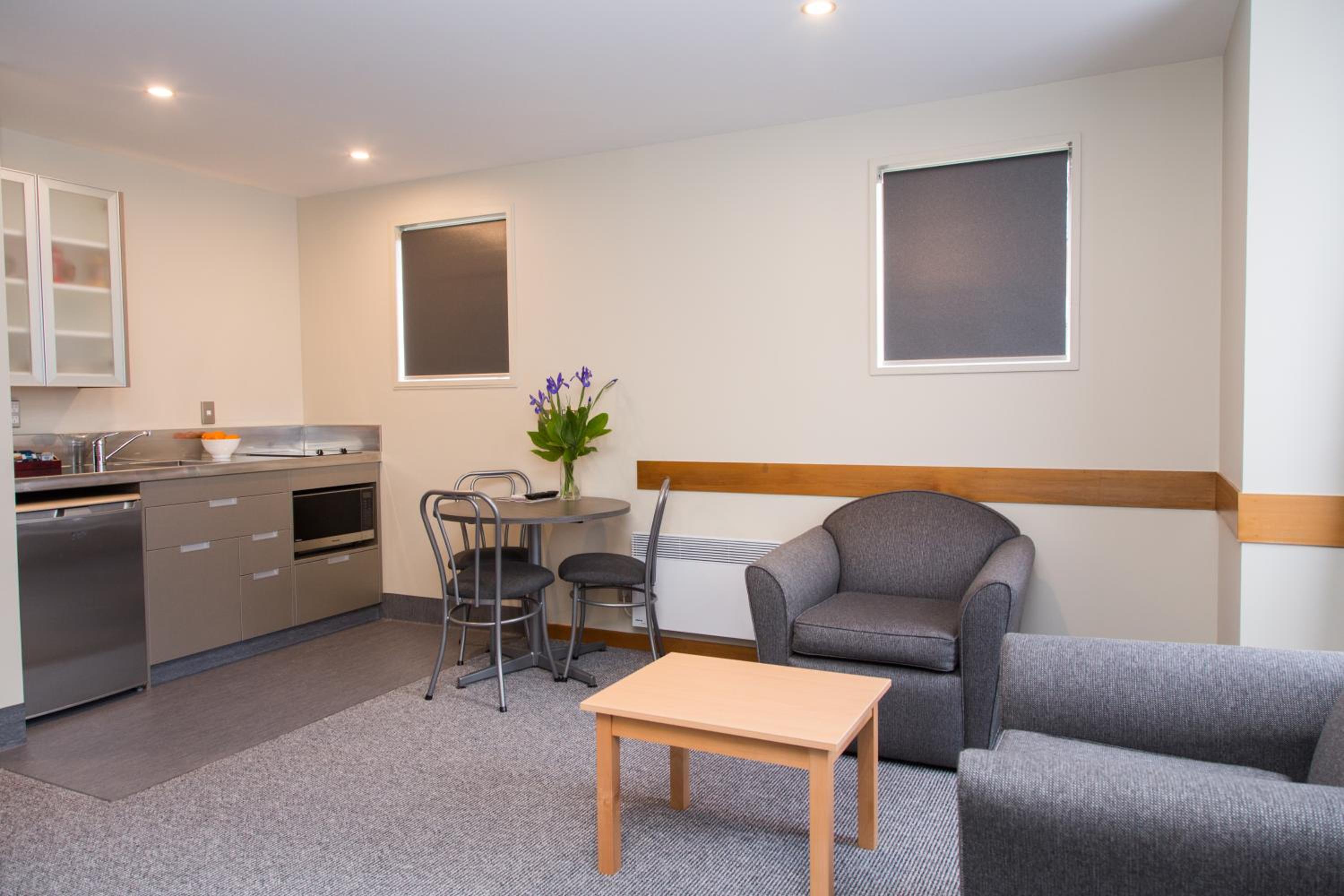 One-Bedroom Apartment - Photo 3