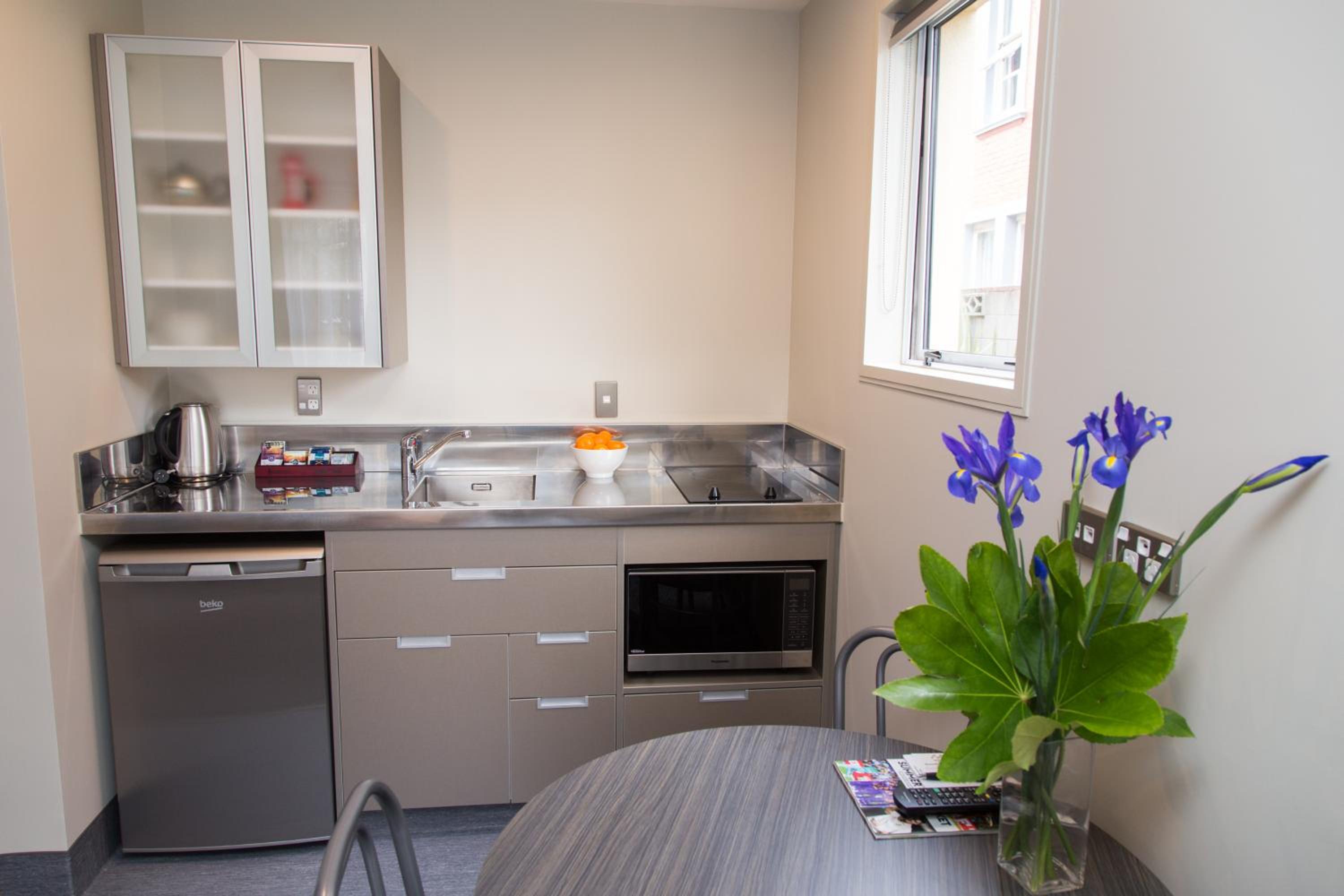 One-Bedroom Apartment - Photo 2