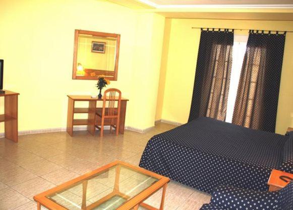 Twin Room - Photo 4
