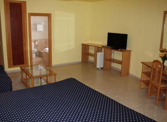 Twin Room - Photo 1