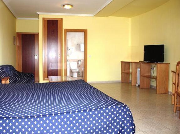 Twin Room - Photo 6